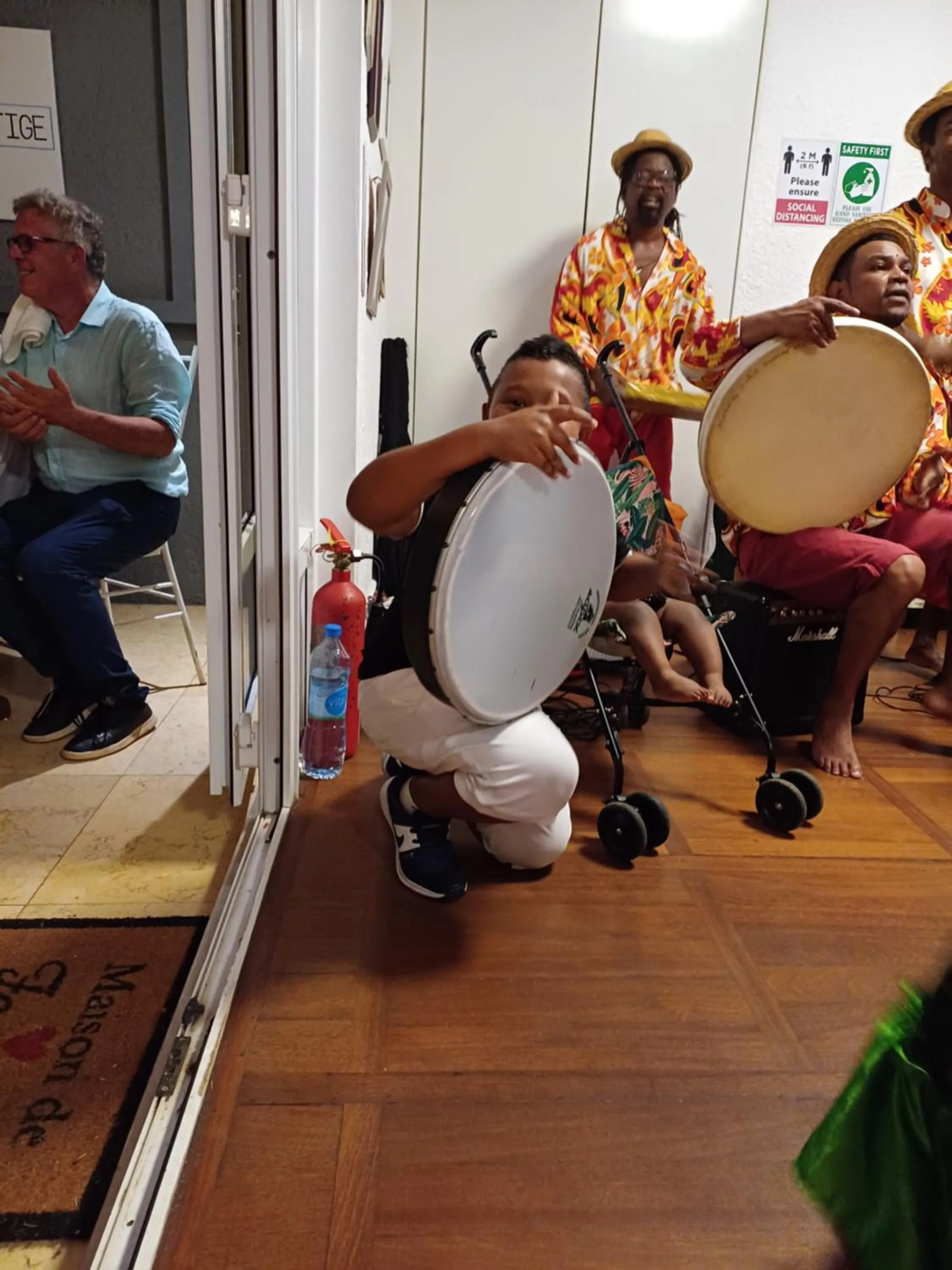 People in Explora Prestige