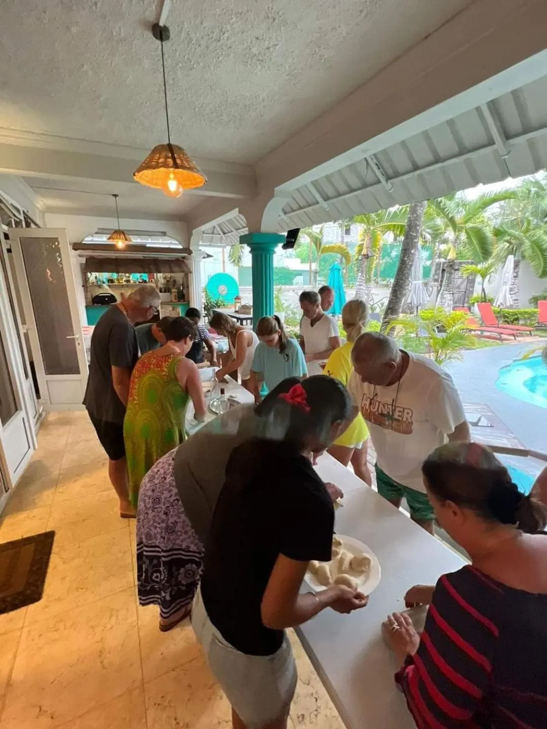 Restaurant/places to eat in Explora Prestige