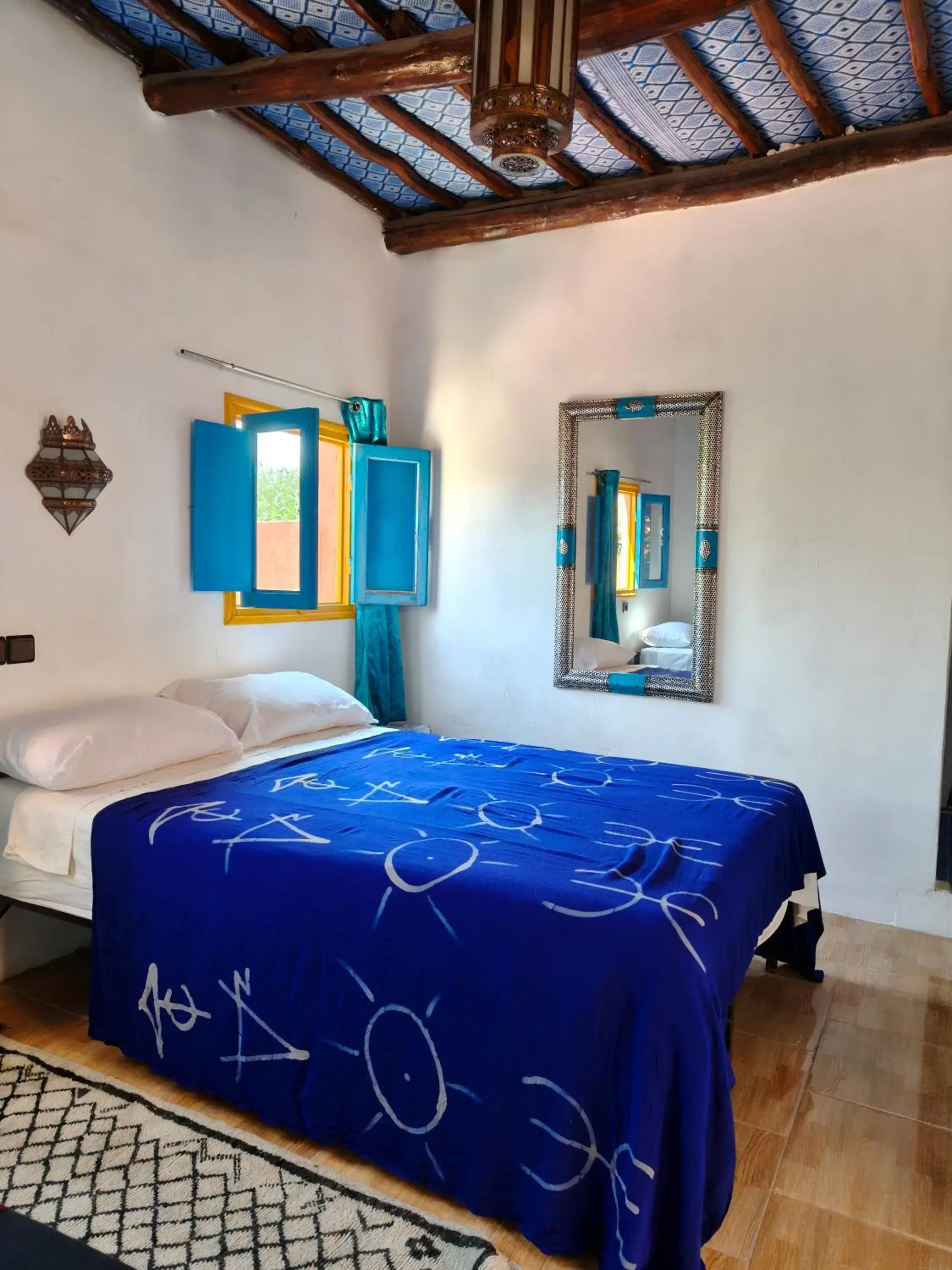 Triple Room with Private Bathroom in Le Retour au calme Maison d'hôtes Triple Room with Private Bathroom in Le Retour au calme Maison d'hôtes