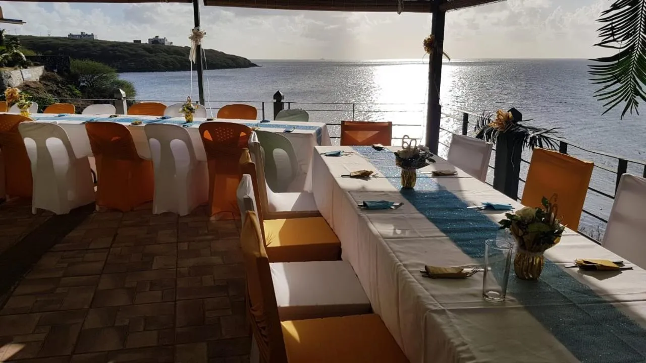 Restaurant/places to eat in Villas Vetiver