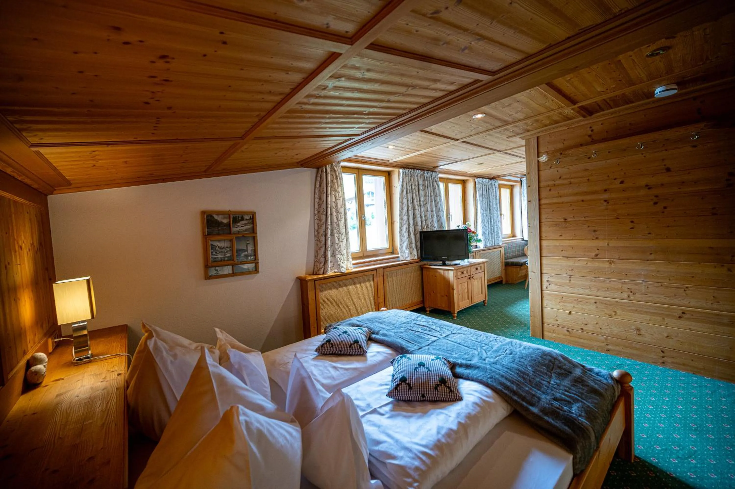 Bed in die AlpenRose