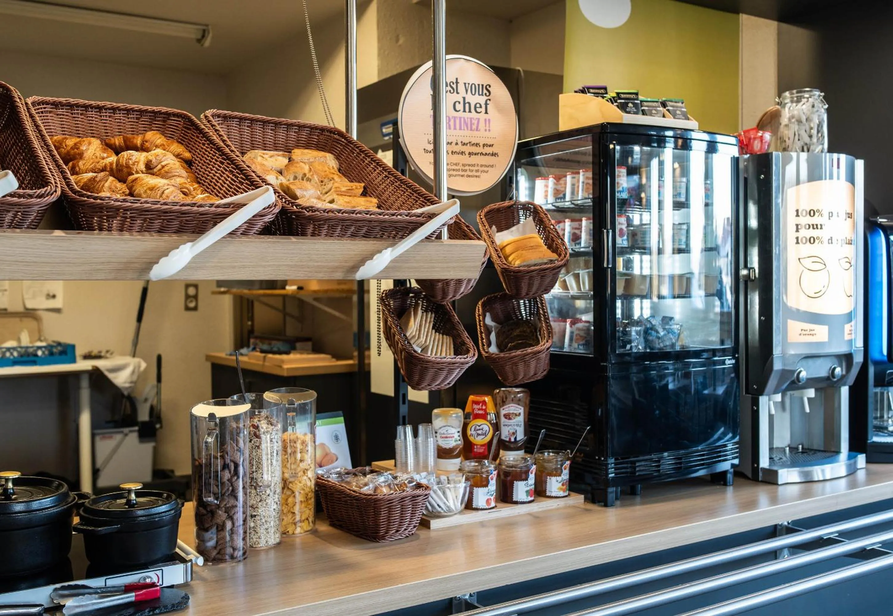 Buffet breakfast in B&B HOTEL Brive-la-Gaillarde