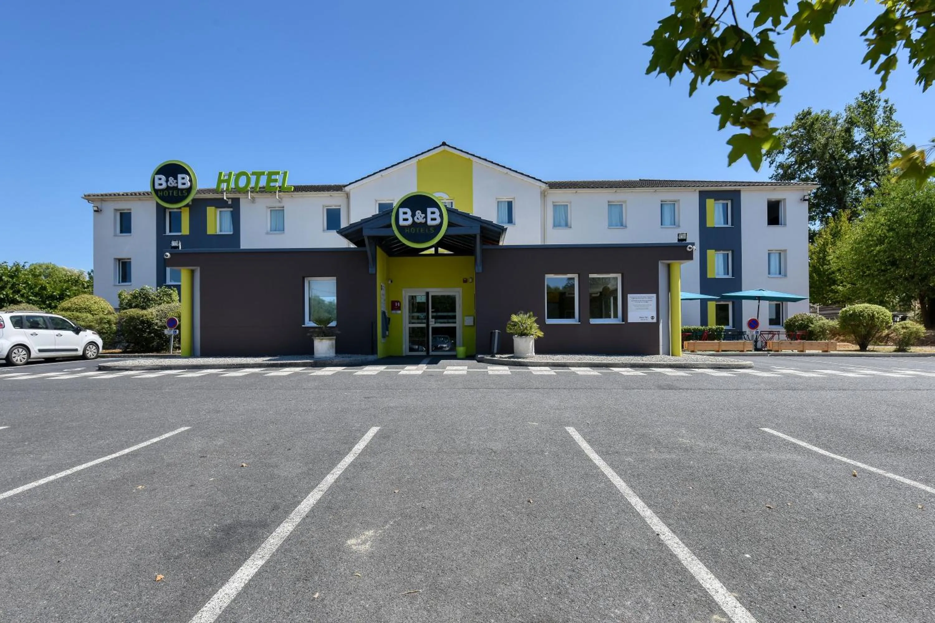 Property building in B&B HOTEL Brive-la-Gaillarde