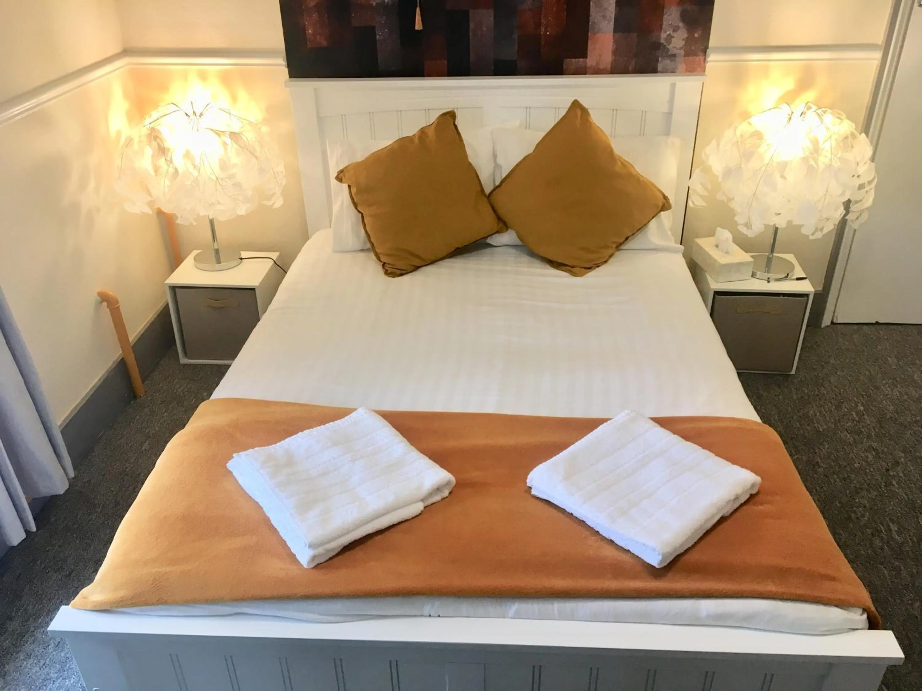 Bed in Waterfront Inn