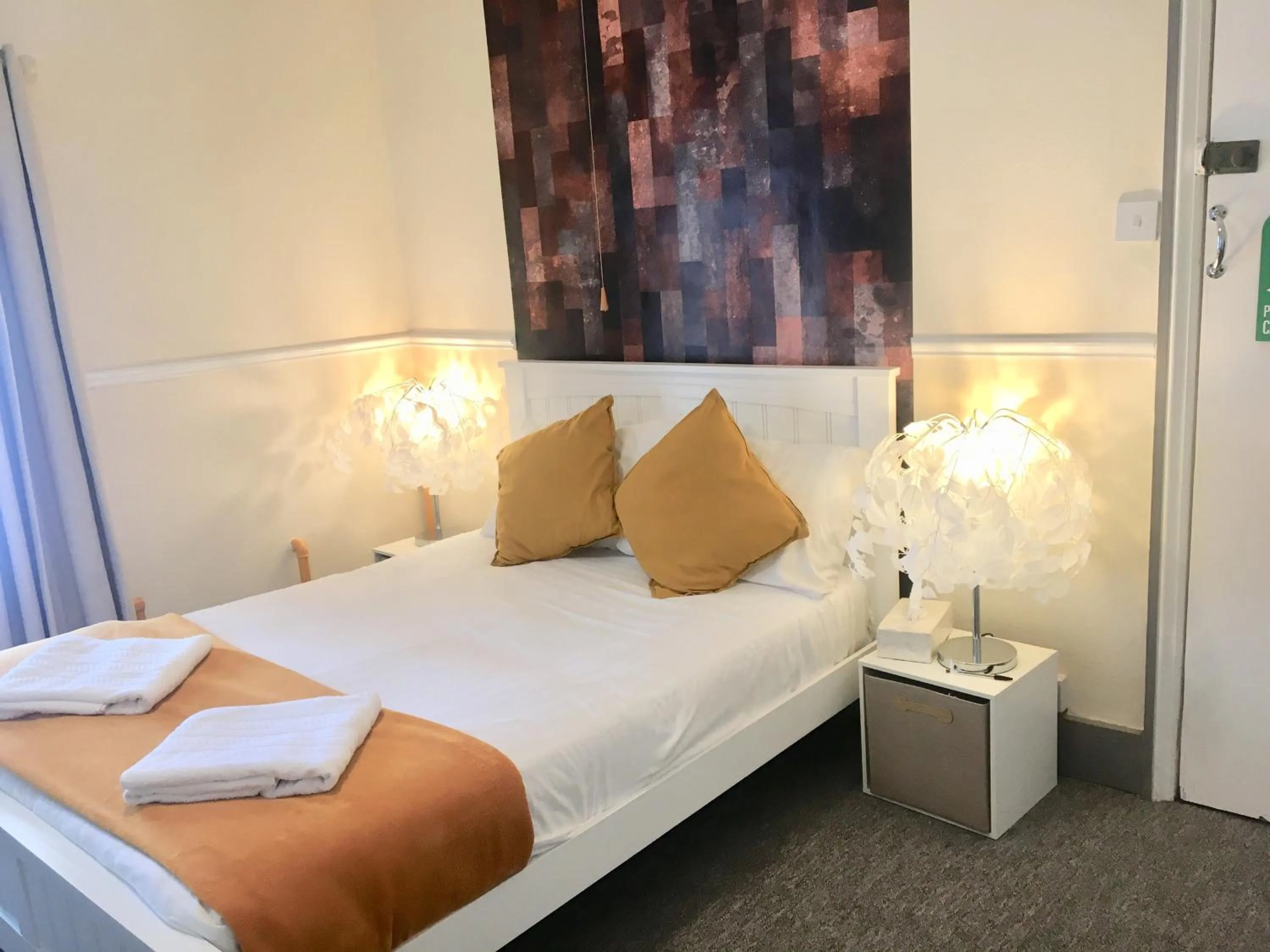 Bed in Waterfront Inn