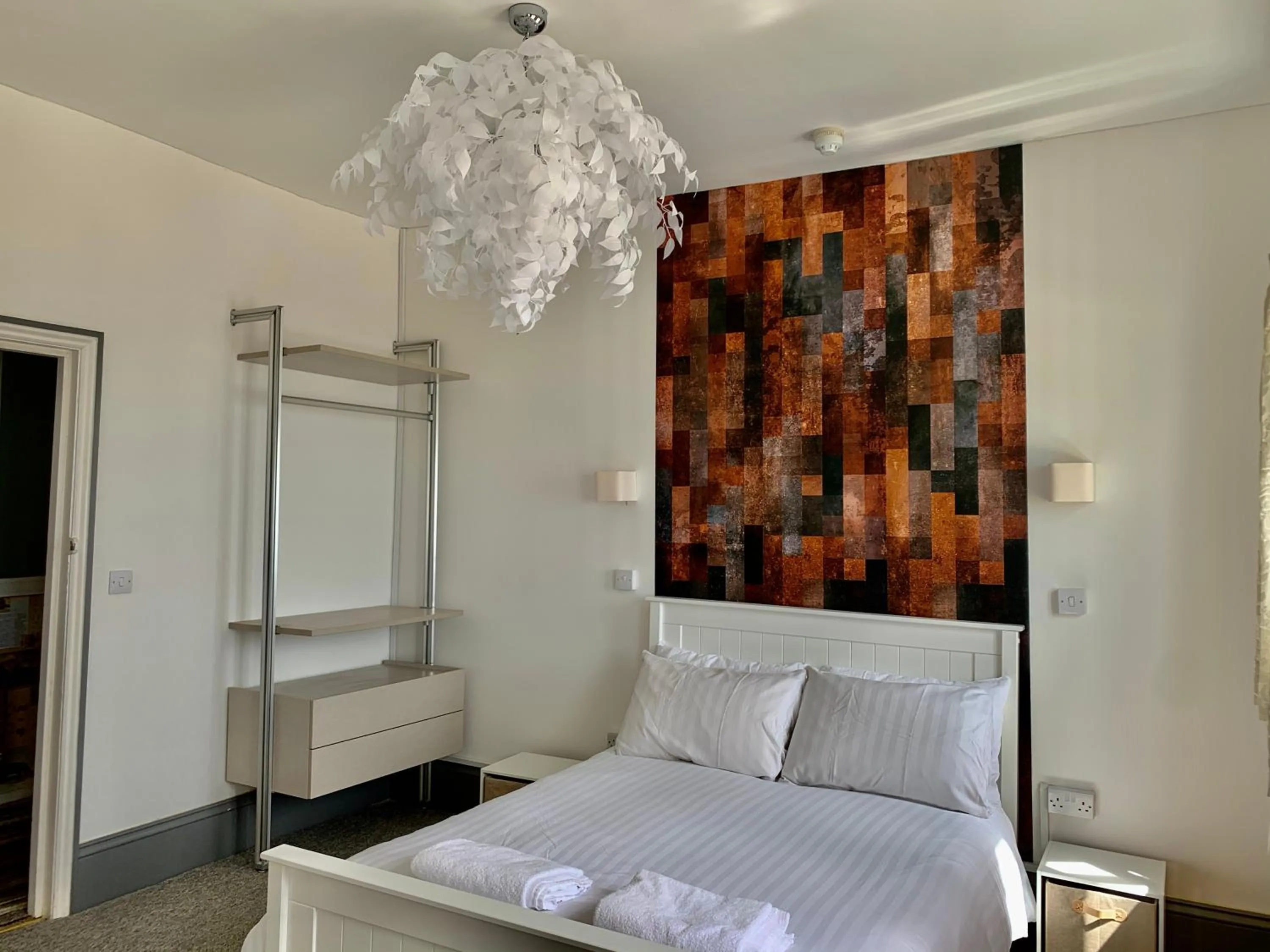 Bedroom, Bed in Waterfront Inn