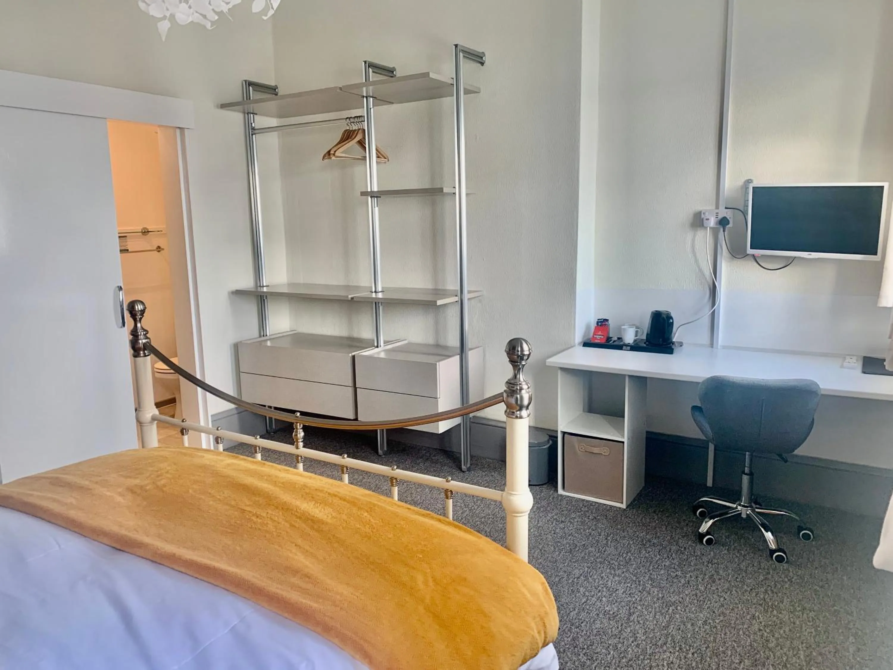 Shower in Waterfront Inn