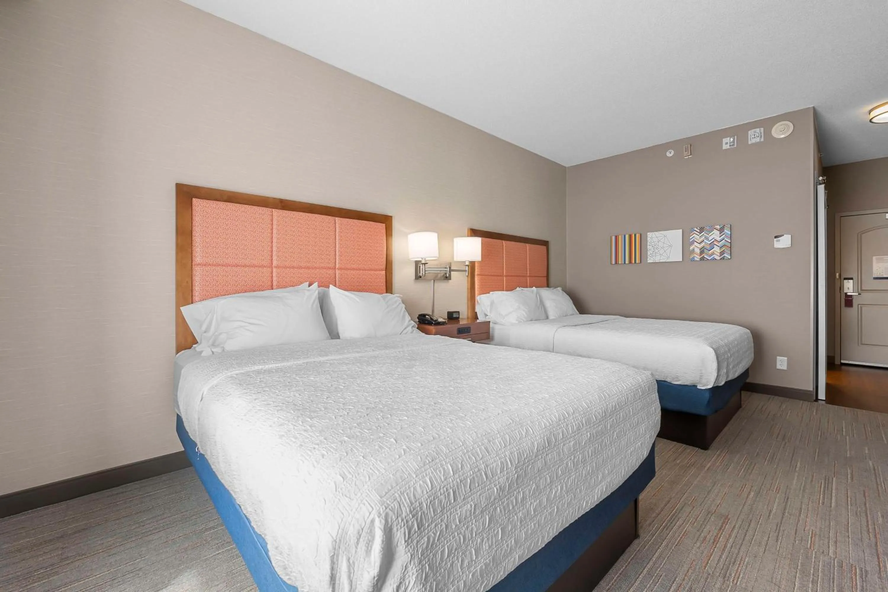 Bed in Hampton Inn Cape Girardeau I-55 East, MO