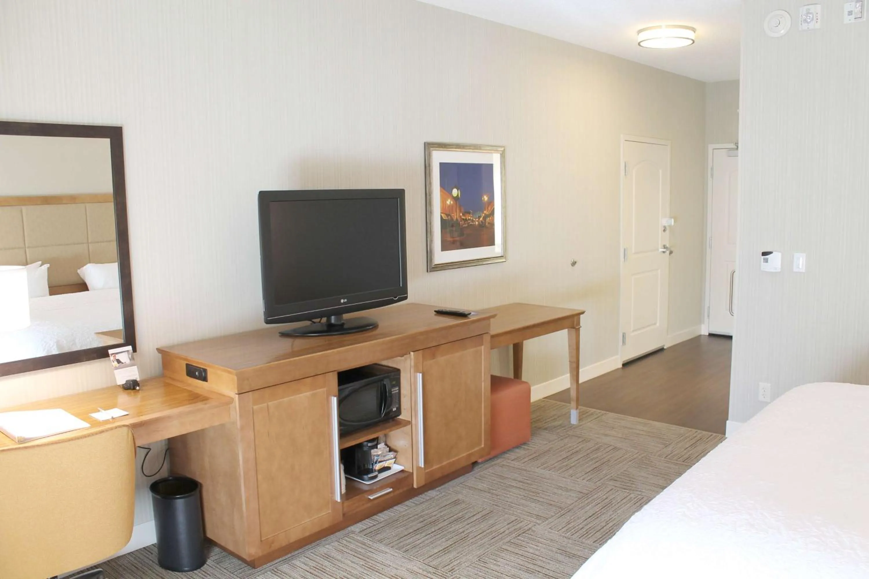 Bed in Hampton Inn Cape Girardeau I-55 East, MO