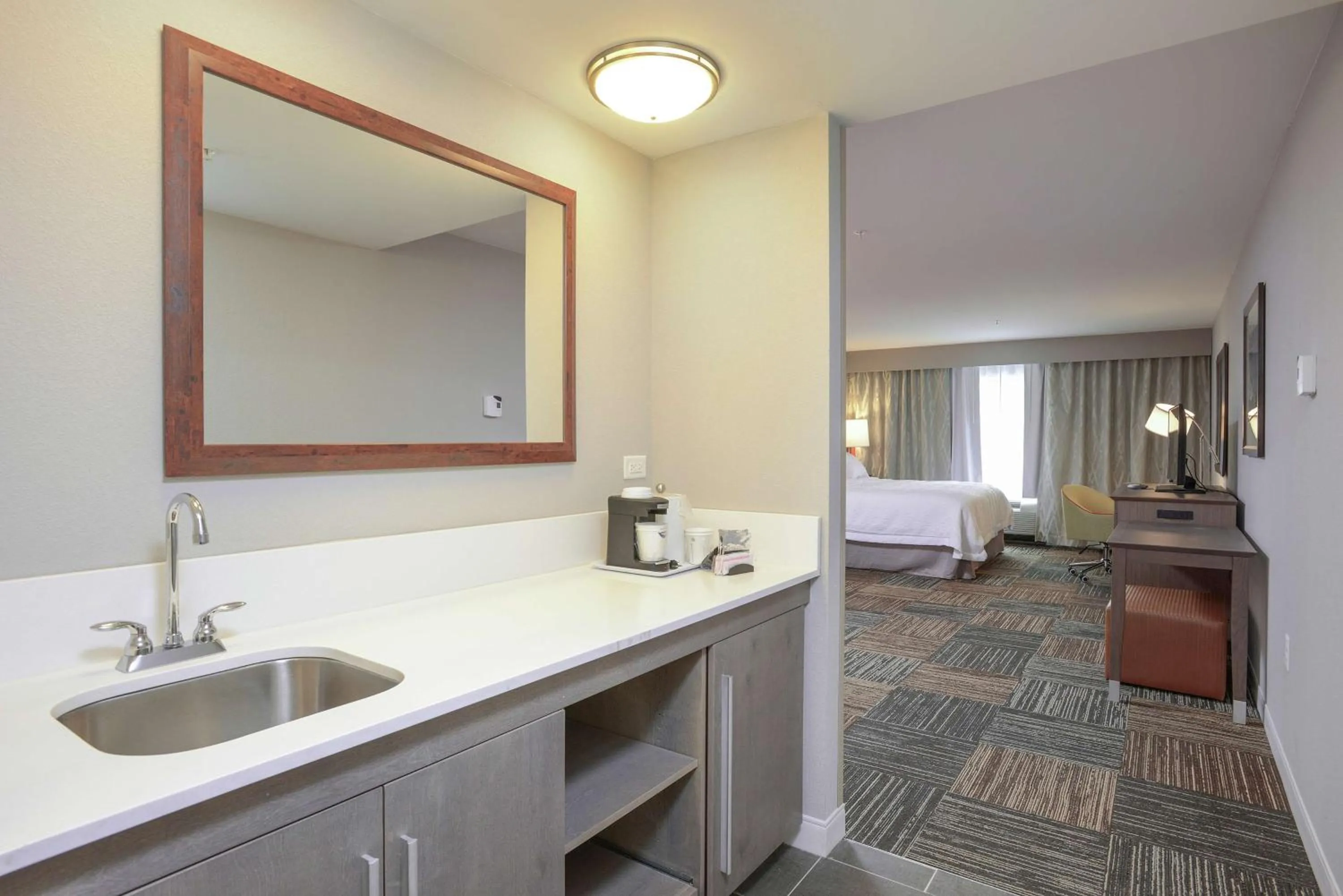 Other, Bed in Hampton Inn & Suites - Cincinnati/Kenwood, OH