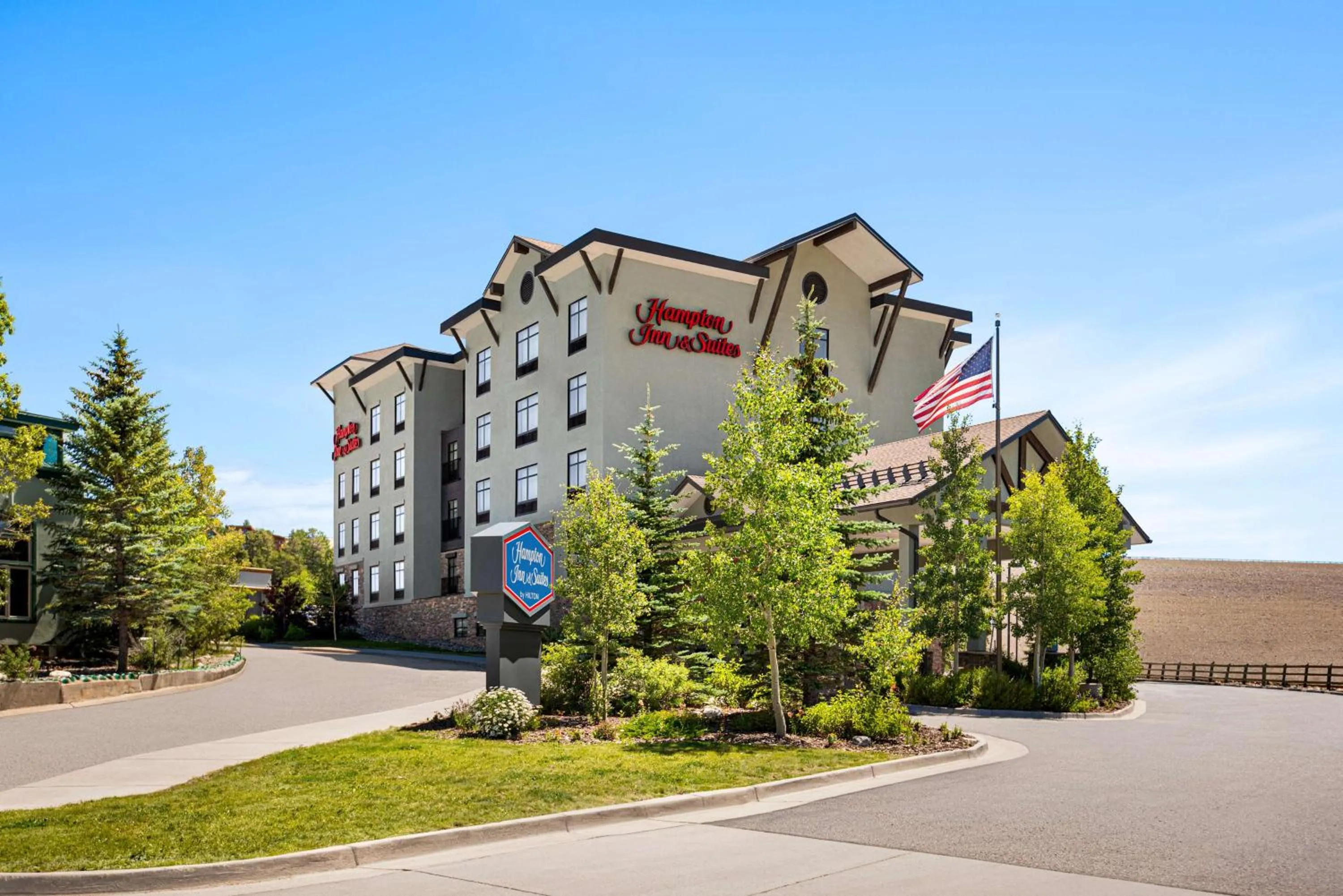 Property building in Hampton Inn & Suites Silverthorne