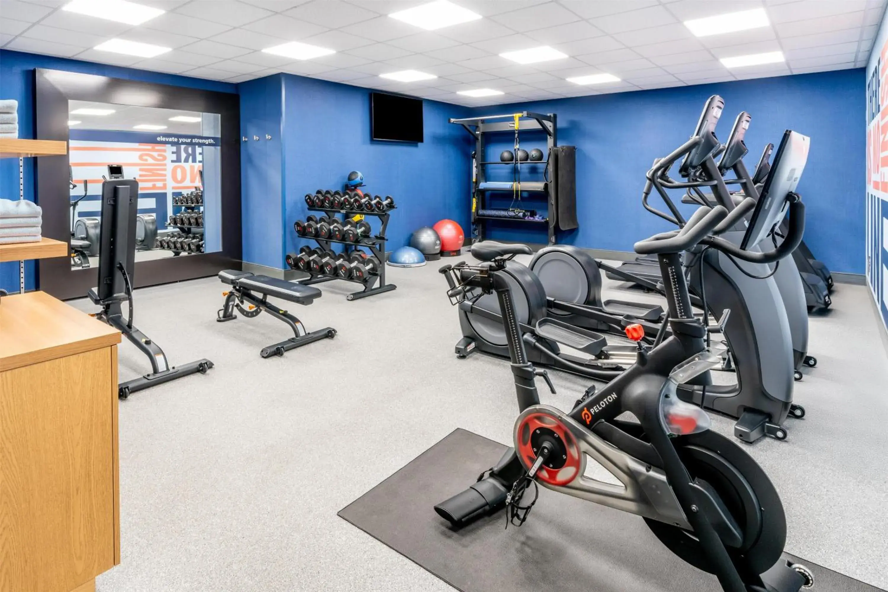 Fitness centre/facilities in Hampton Inn & Suites Silverthorne Fitness centre/facilities in Hampton Inn & Suites Silverthorne