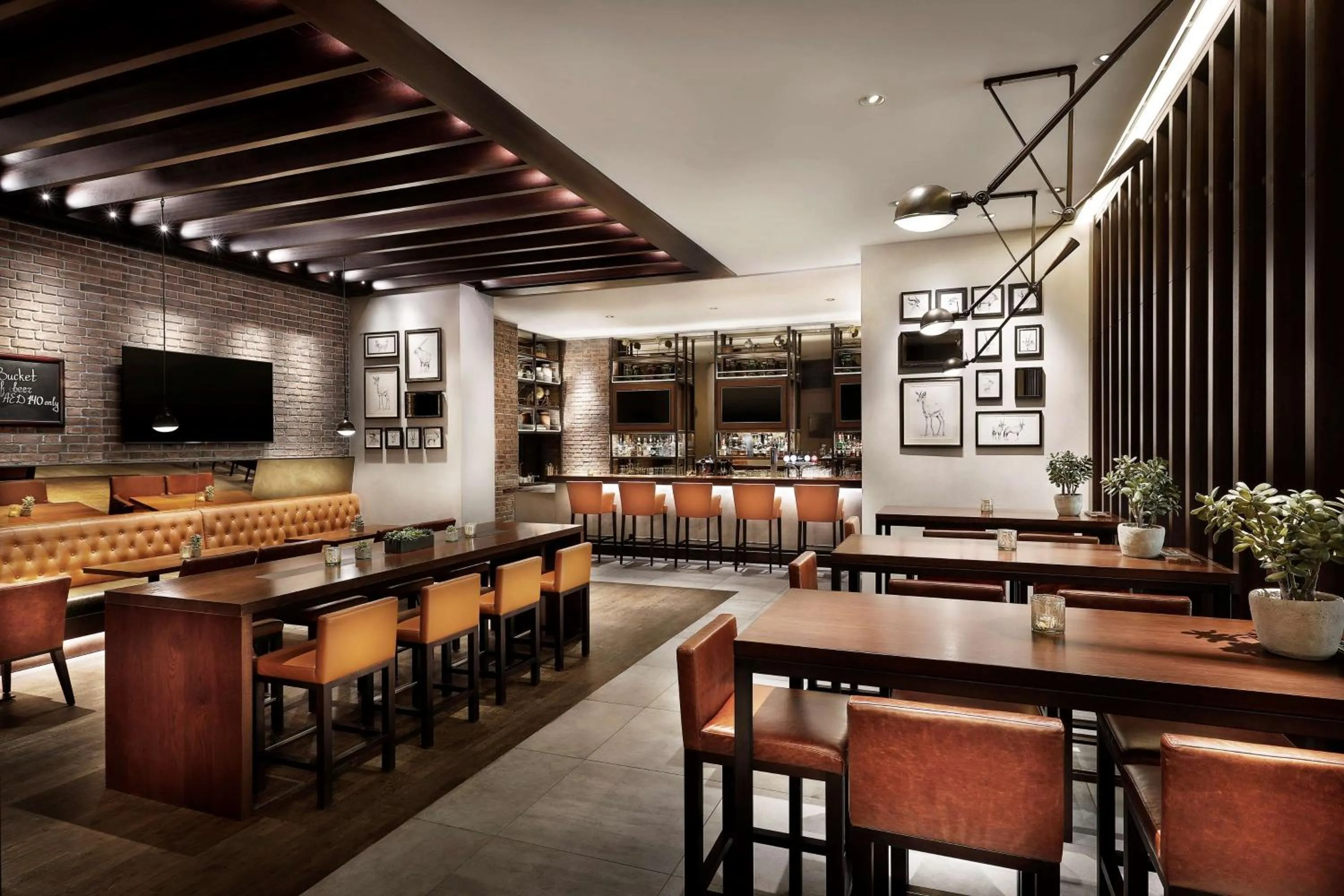 Restaurant/places to eat in Hilton Garden Inn Dubai, Mall Avenue