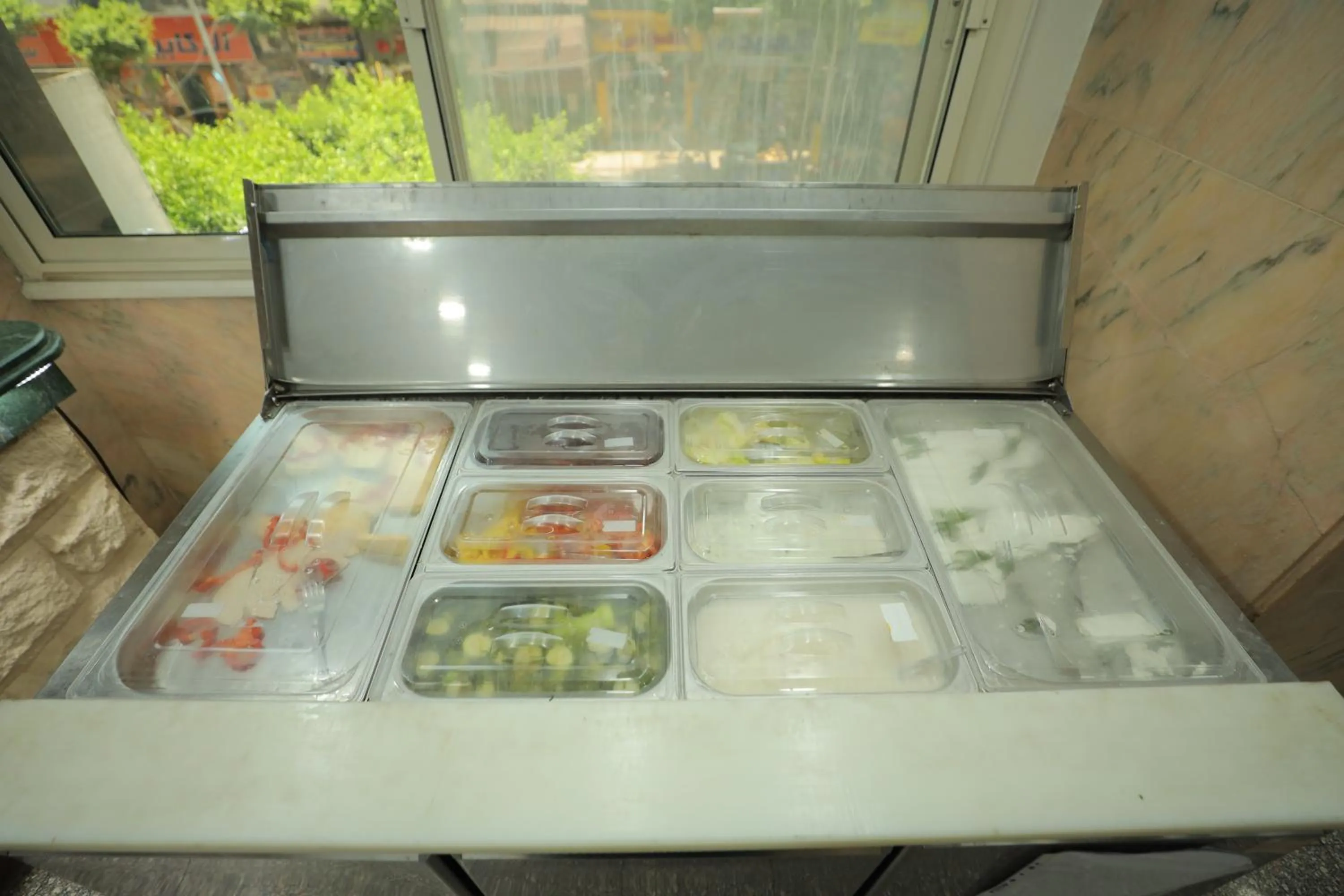 Restaurant/places to eat in Happy City Hotel