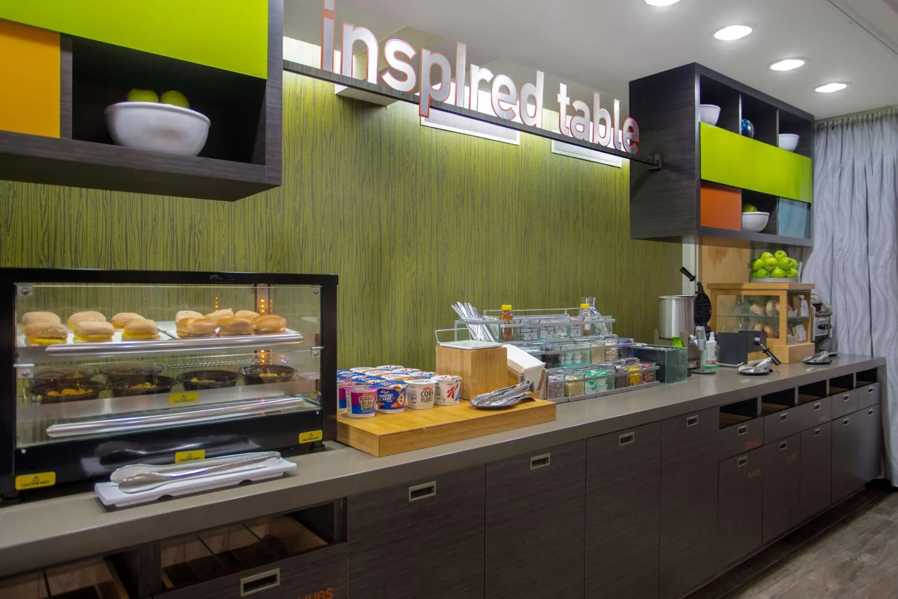 Breakfast in Home2 Suites By Hilton Gainesville Breakfast in Home2 Suites By Hilton Gainesville