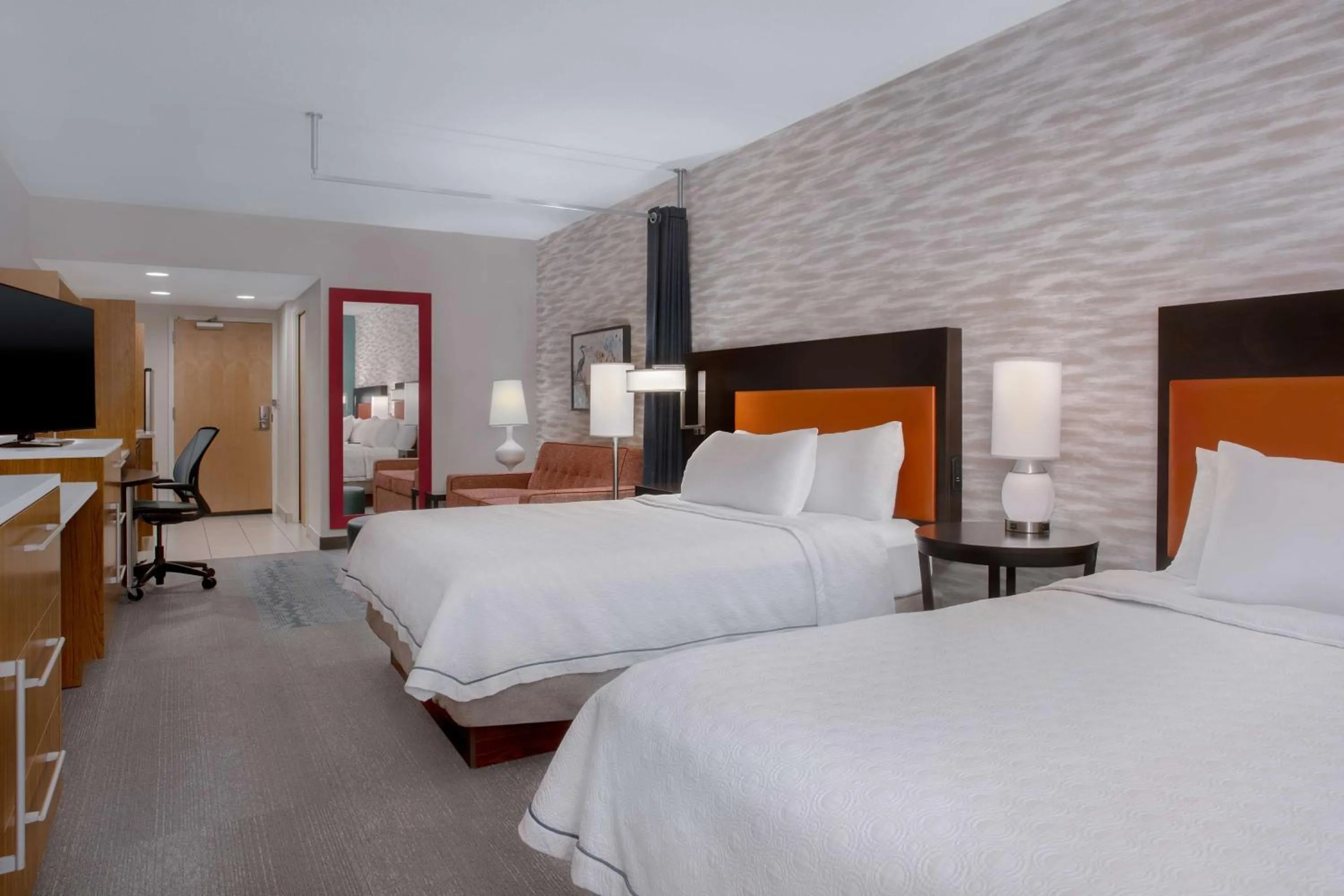 Living room, Bed in Home2 Suites By Hilton Gainesville