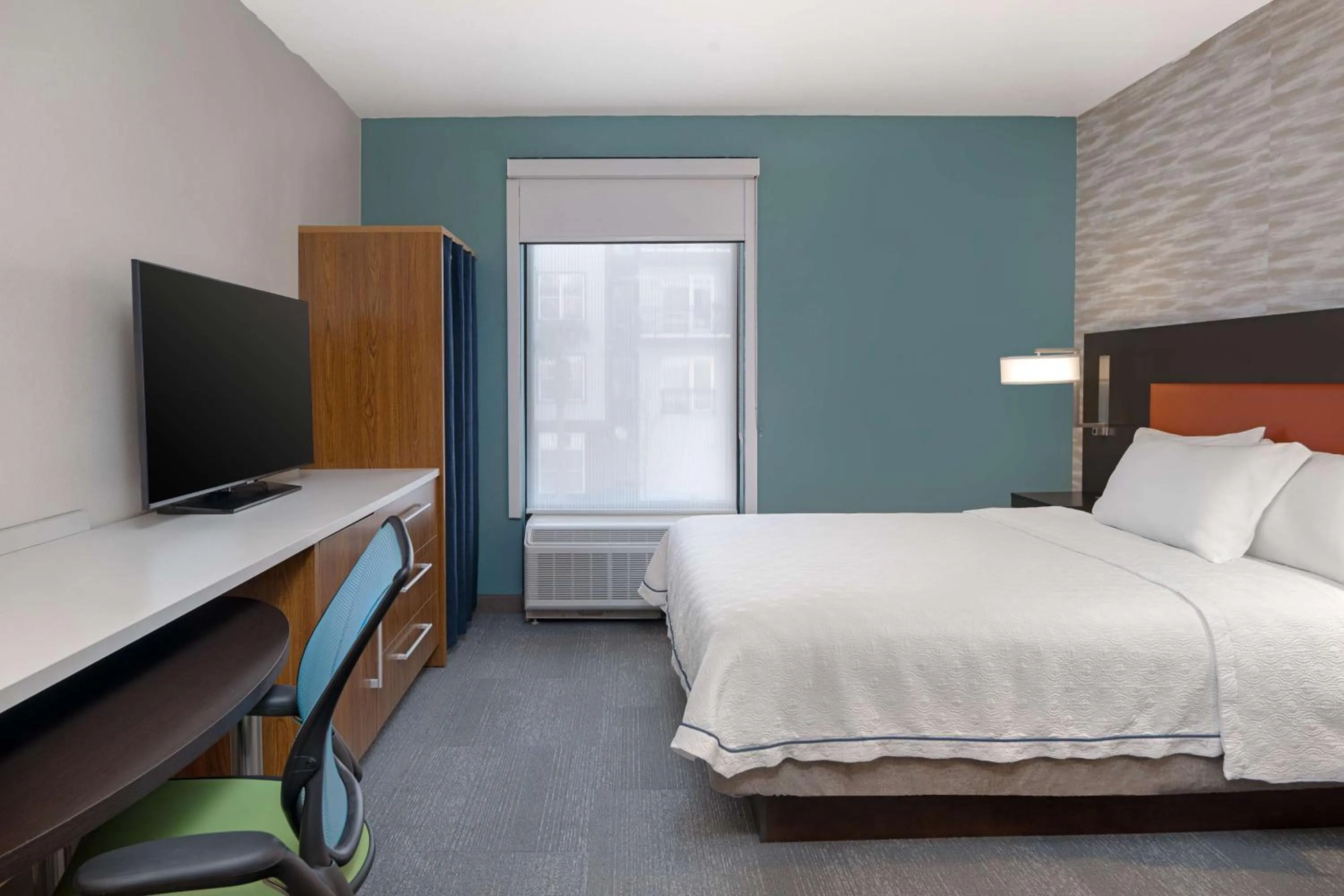 Bed in Home2 Suites By Hilton Gainesville