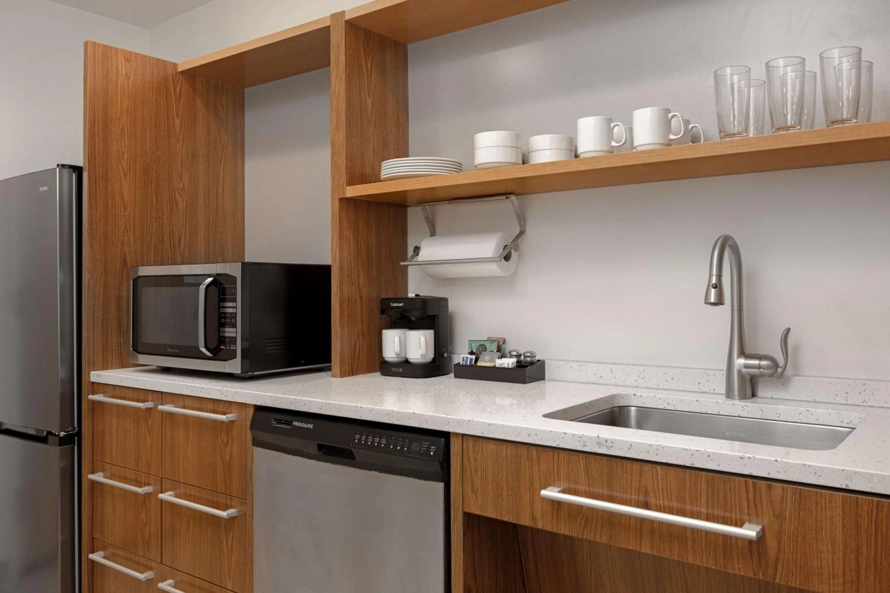 Kitchen or kitchenette in Home2 Suites By Hilton Gainesville