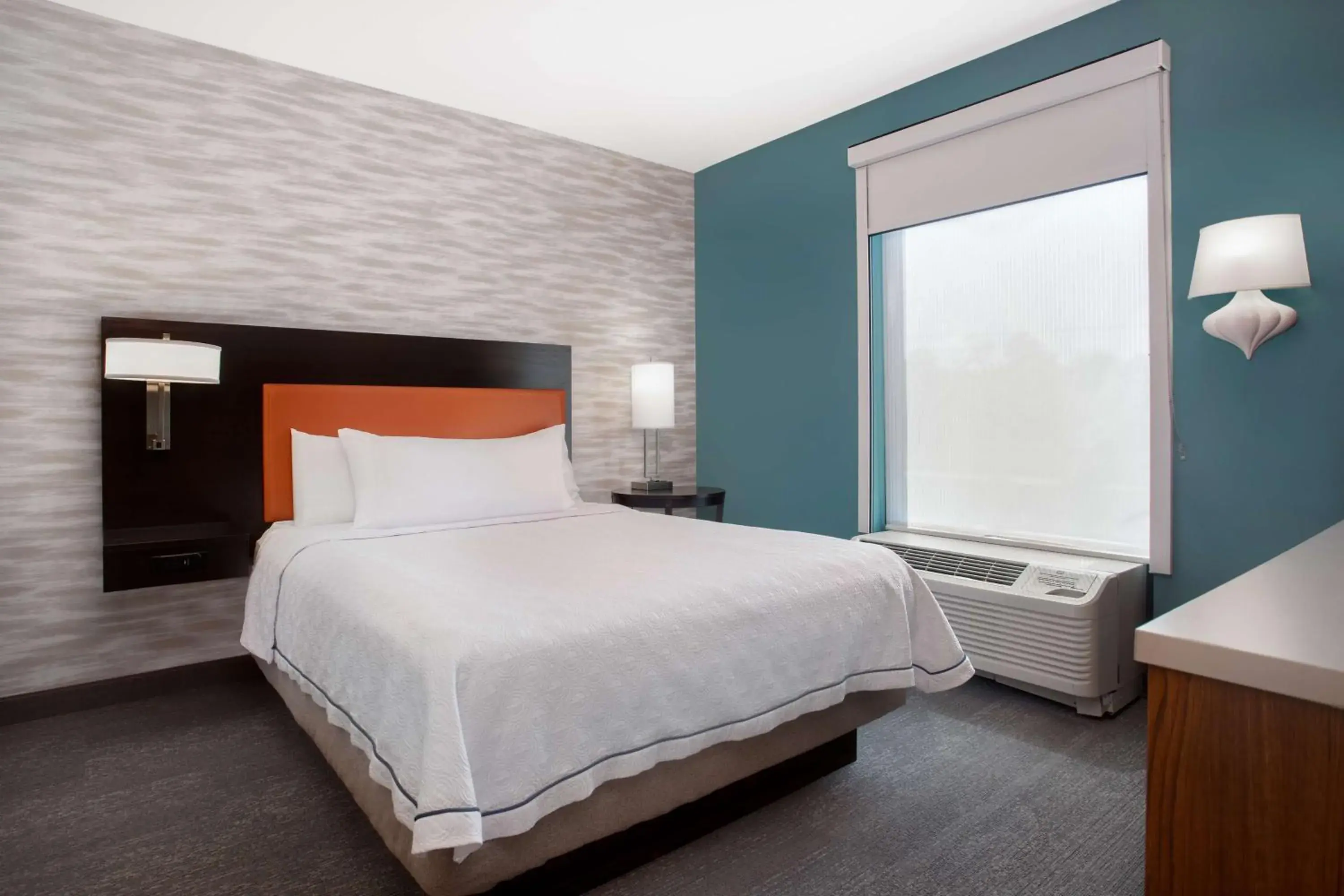 Bed in Home2 Suites By Hilton Gainesville Bed in Home2 Suites By Hilton Gainesville