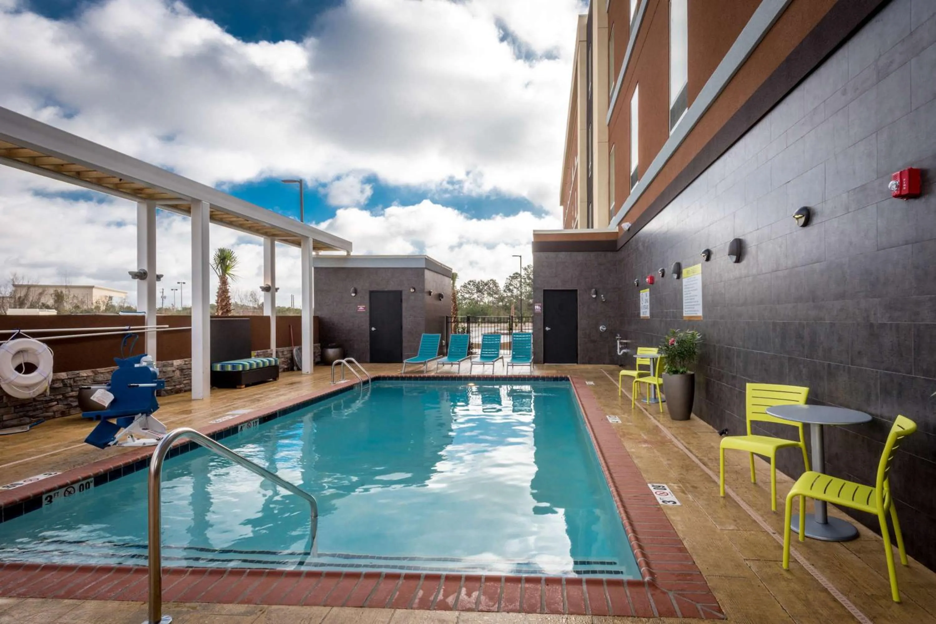 Pool view in Home2 Suites by Hilton Gulfport I-10