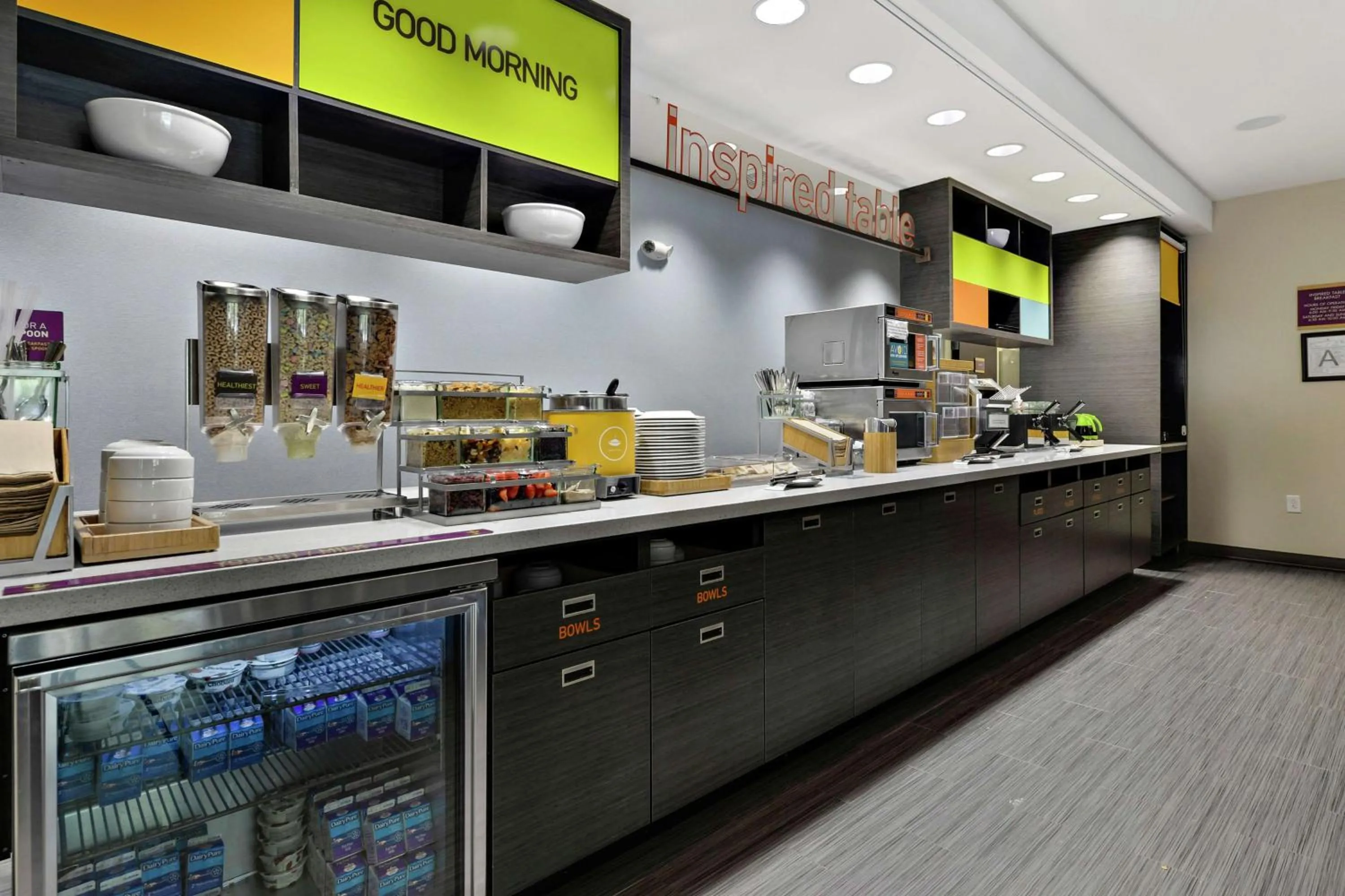 Dining area in Home2 Suites by Hilton Gulfport I-10