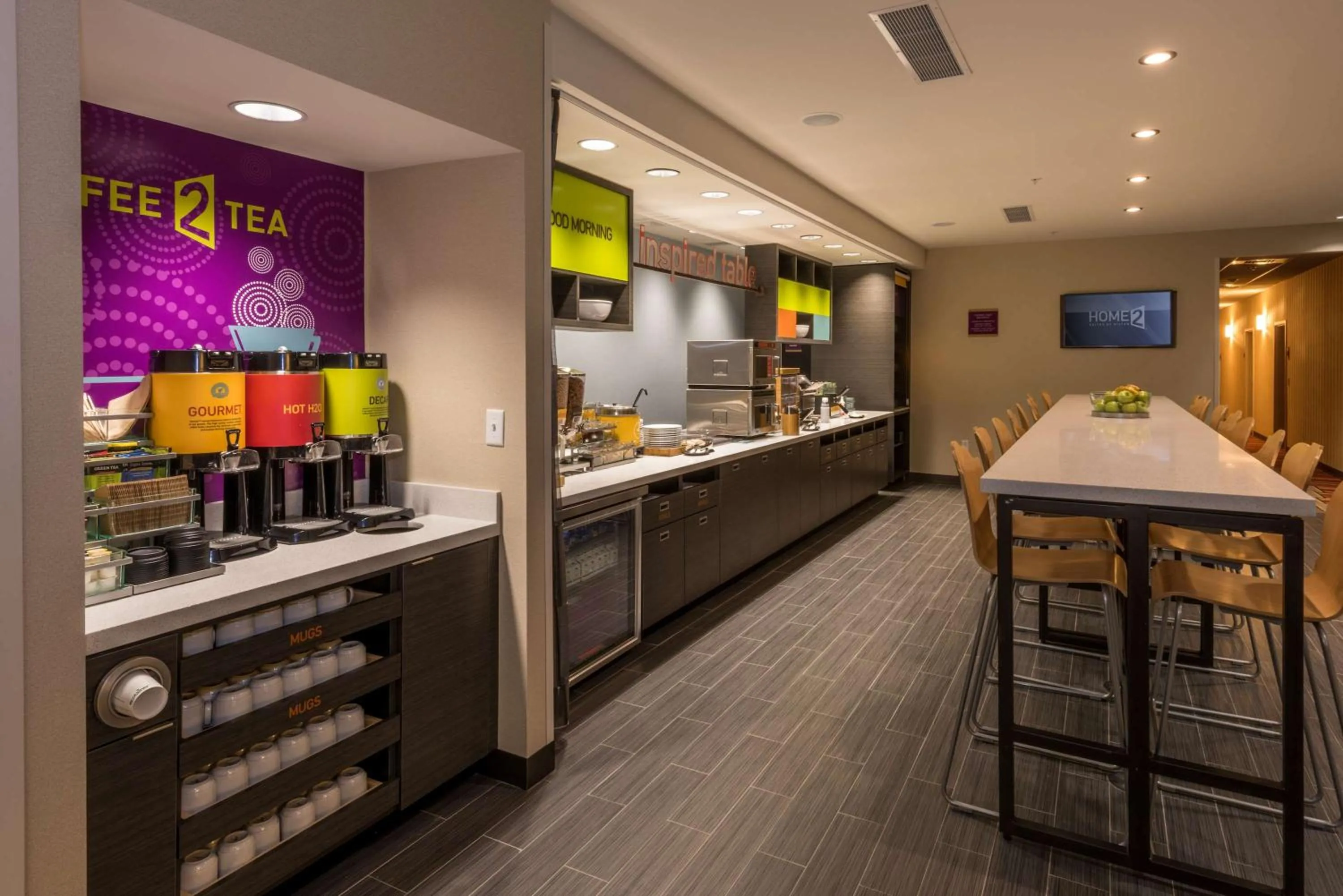 Dining area in Home2 Suites by Hilton Gulfport I-10