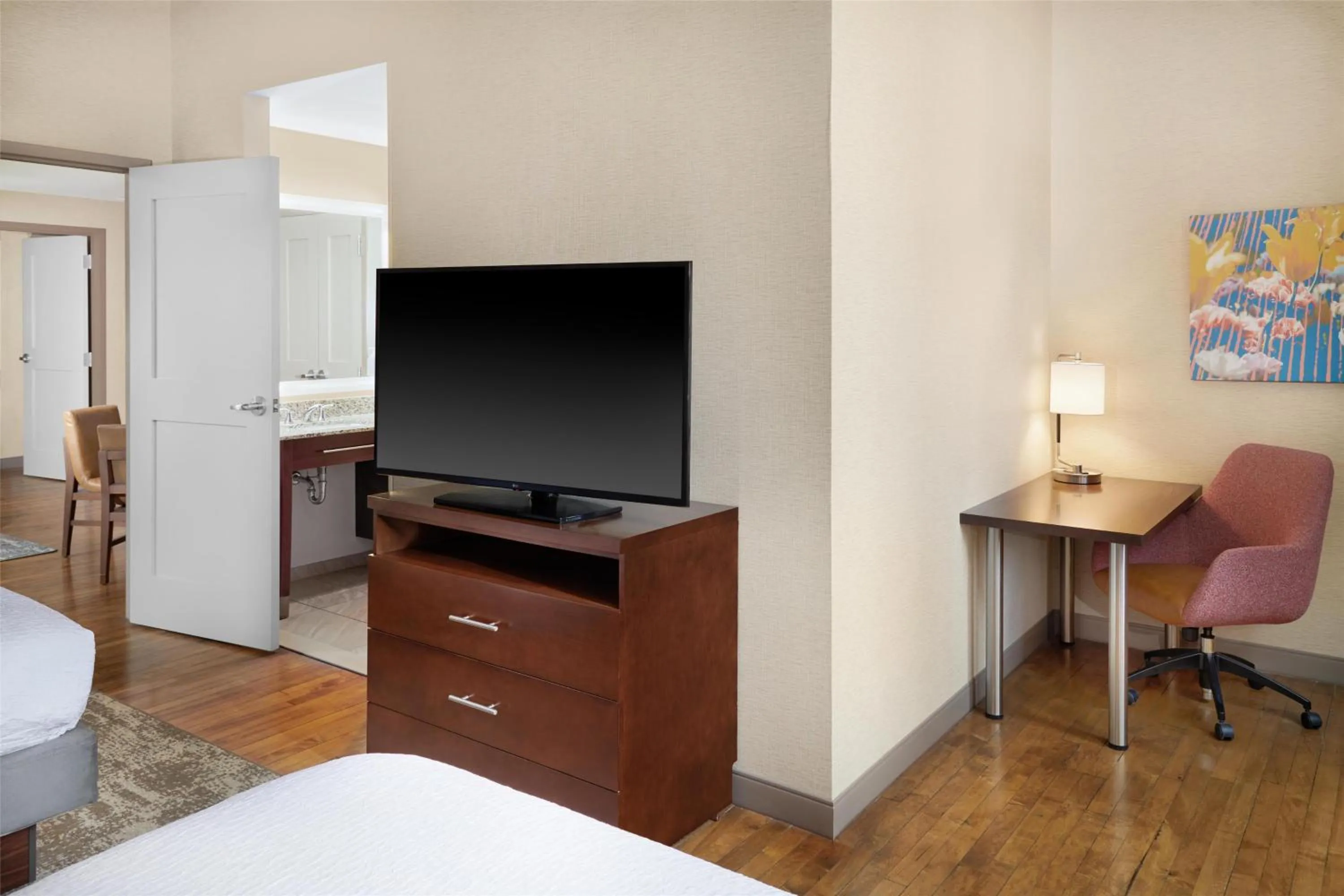 Bedroom, Bed in Homewood Suites by Hilton Grand Rapids Downtown