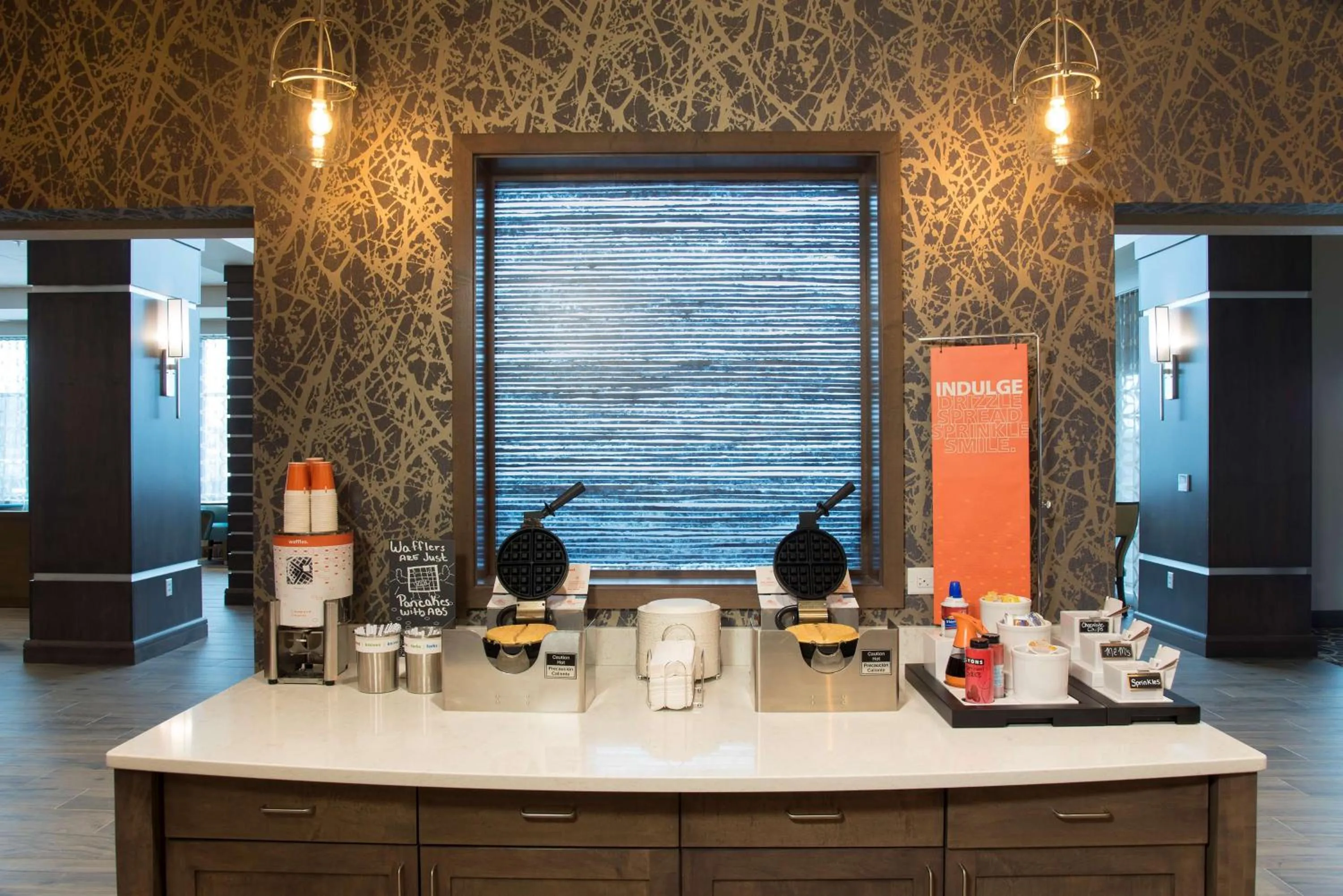 Buffet breakfast in Hampton Inn & Suites Grand Rapids Downtown