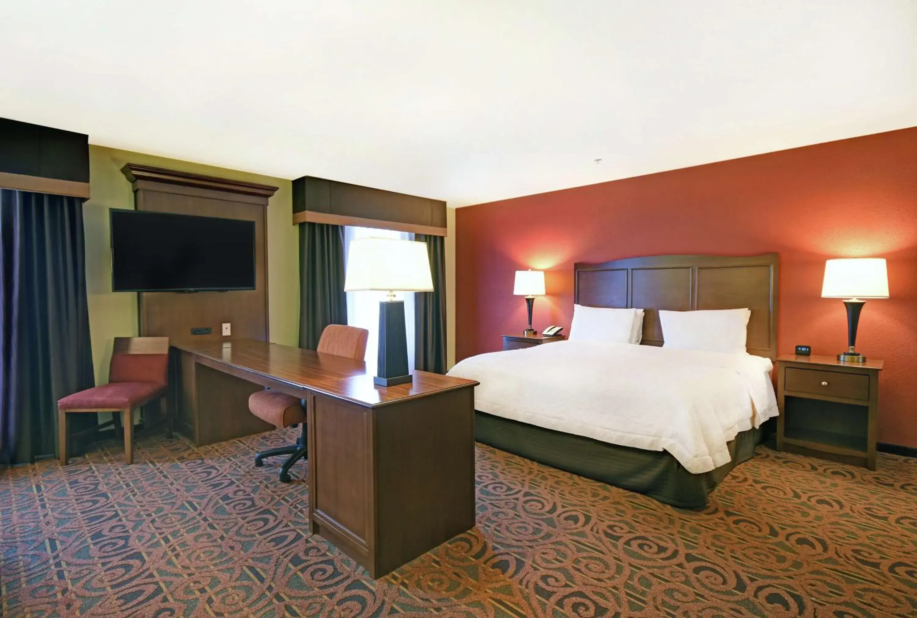 Bedroom, Bed in Hampton Inn & Suites Milwaukee/Franklin Bedroom, Bed in Hampton Inn & Suites Milwaukee/Franklin