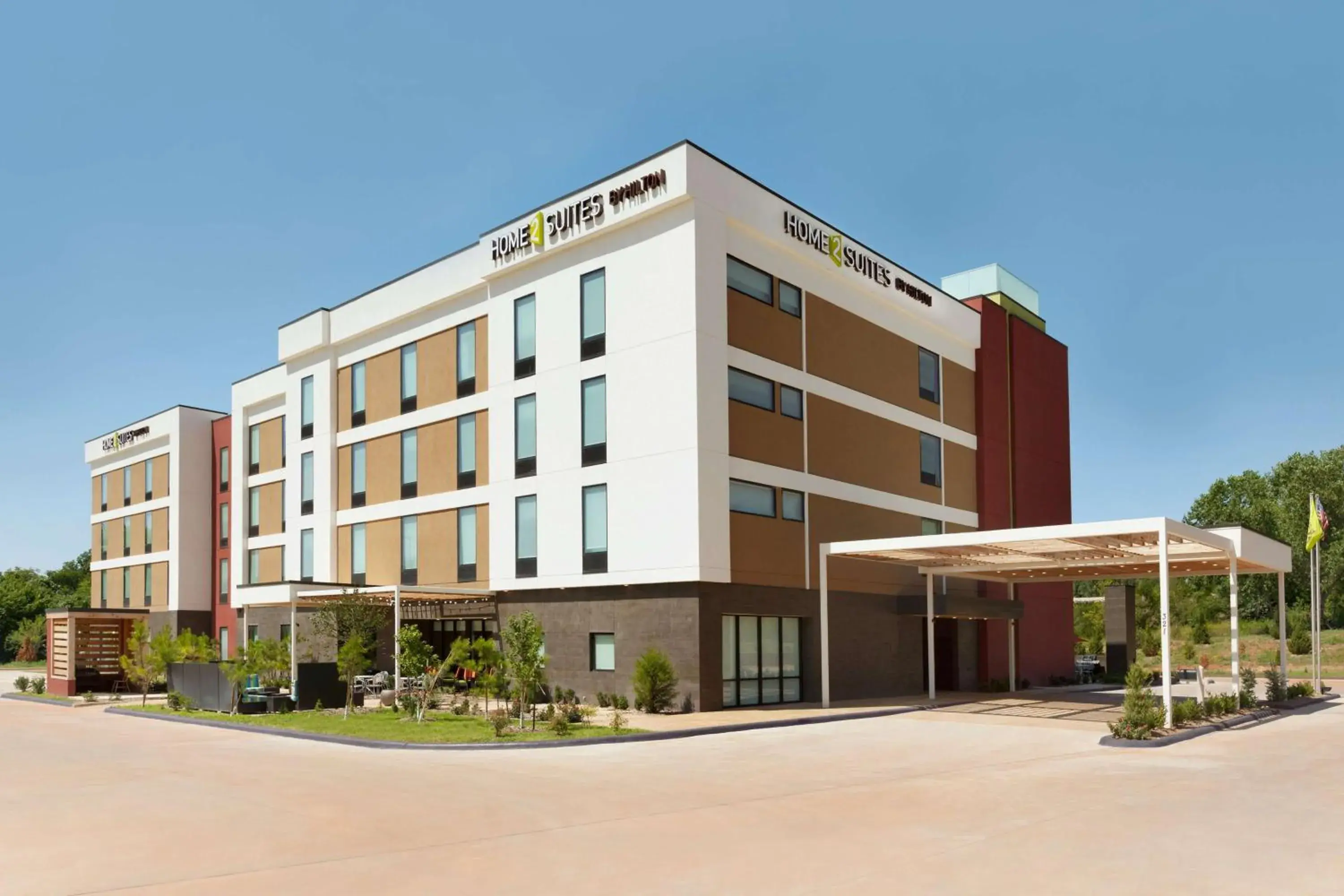 Property building in Home2 Suites by Hilton Edmond Property building in Home2 Suites by Hilton Edmond