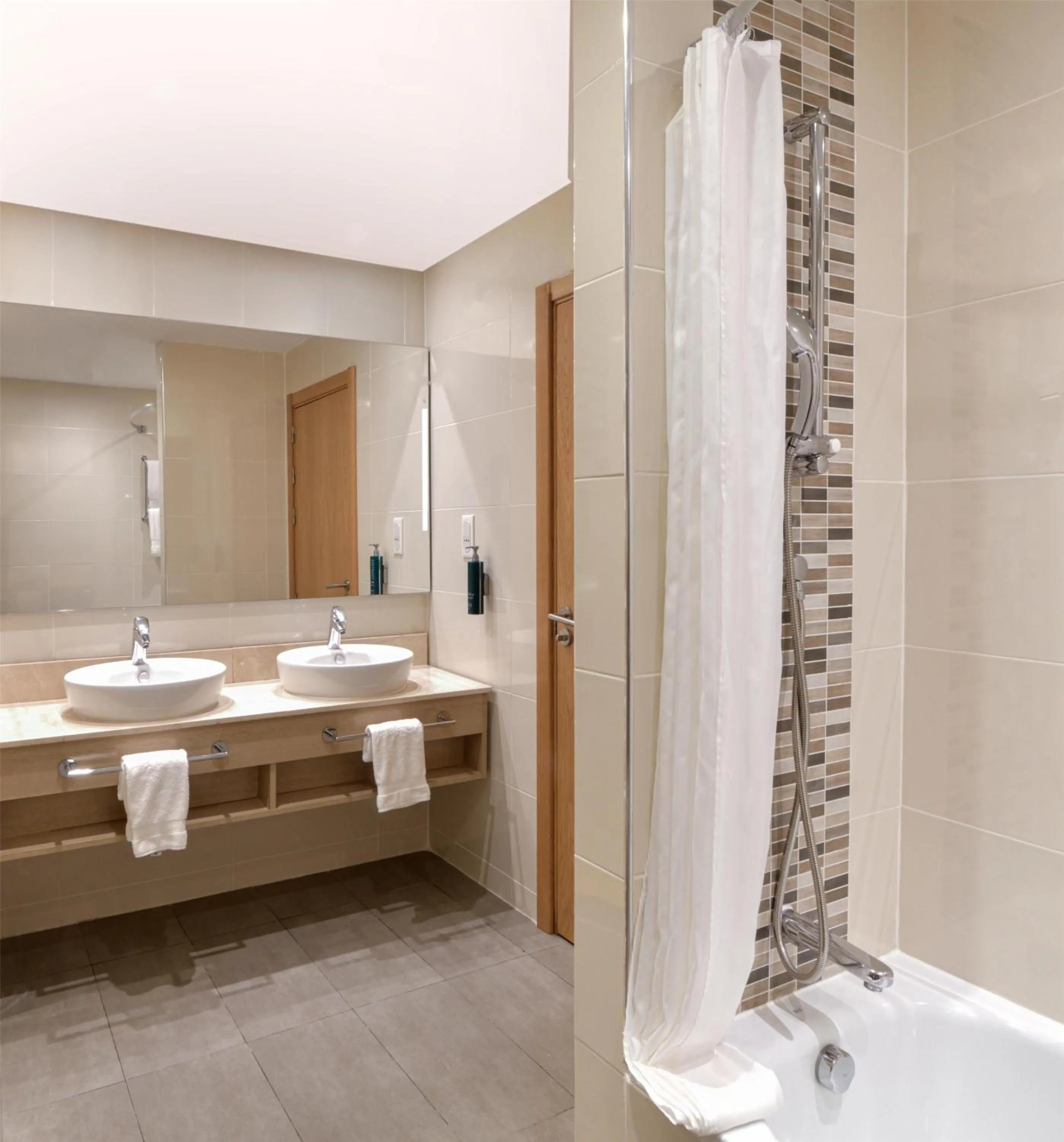 Bathroom in Hilton Garden Inn Tanger City Center