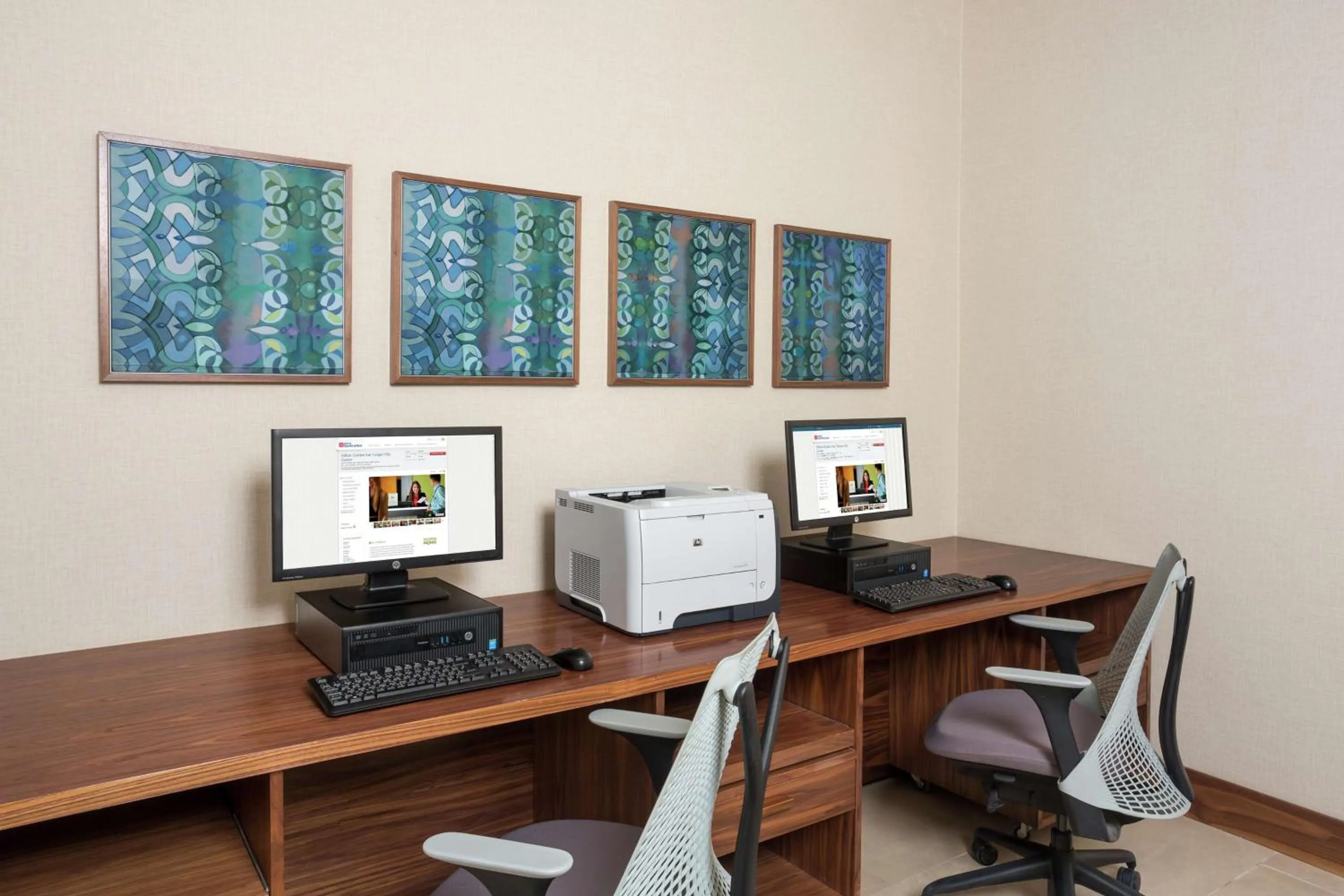 Business facilities in Hilton Garden Inn Tanger City Center