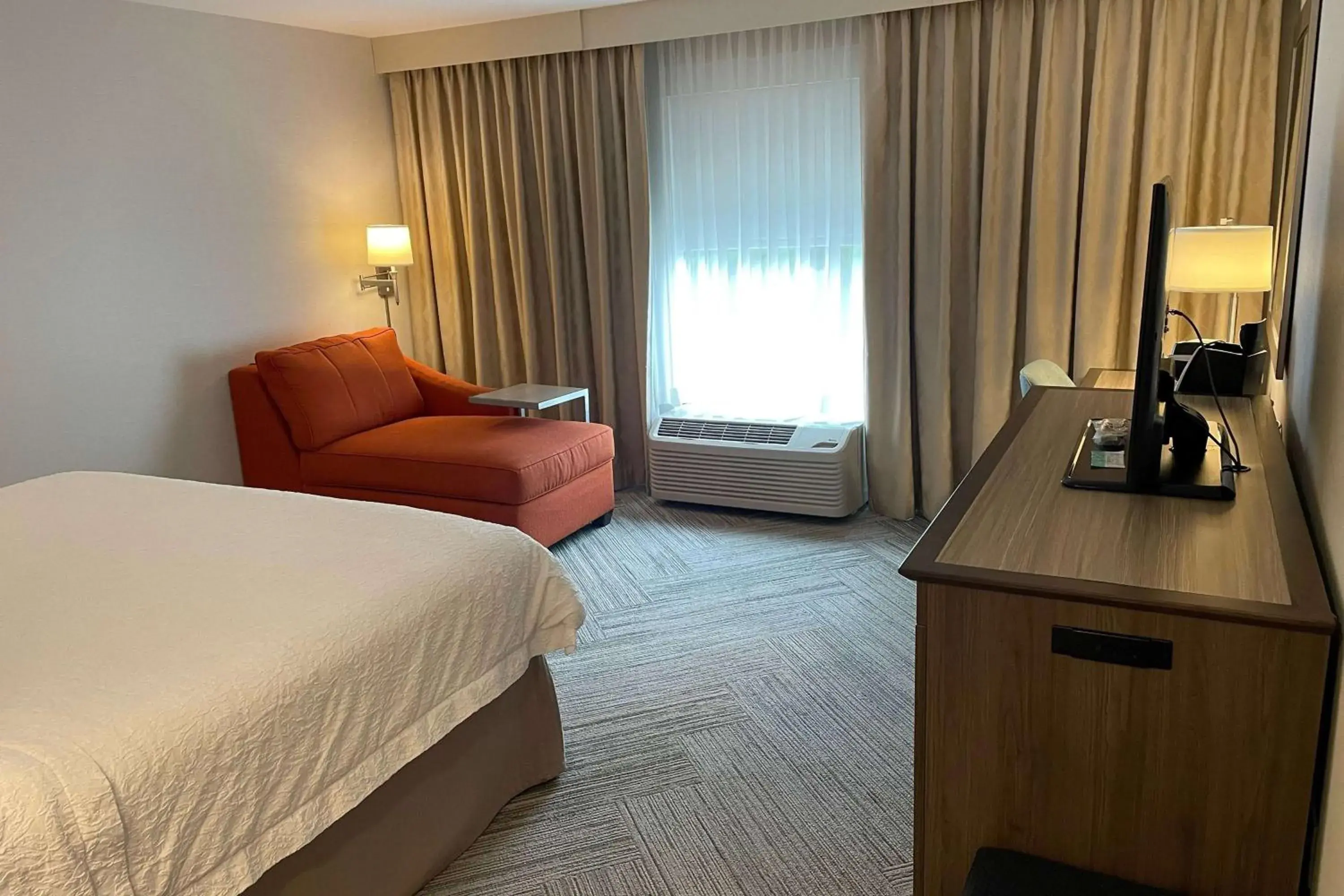 Photo of the whole room, Bed in Chateau Fredericton, Trademark Collection by Wyndham Photo of the whole room, Bed in Chateau Fredericton, Trademark Collection by Wyndham