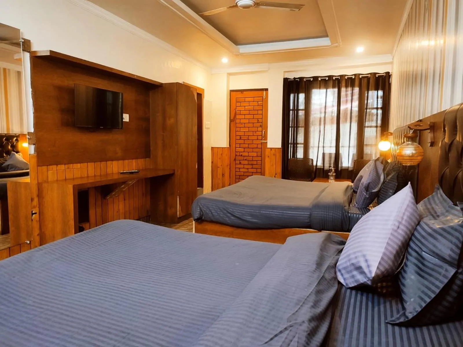 Honey N Spice Hotel & Restaurant