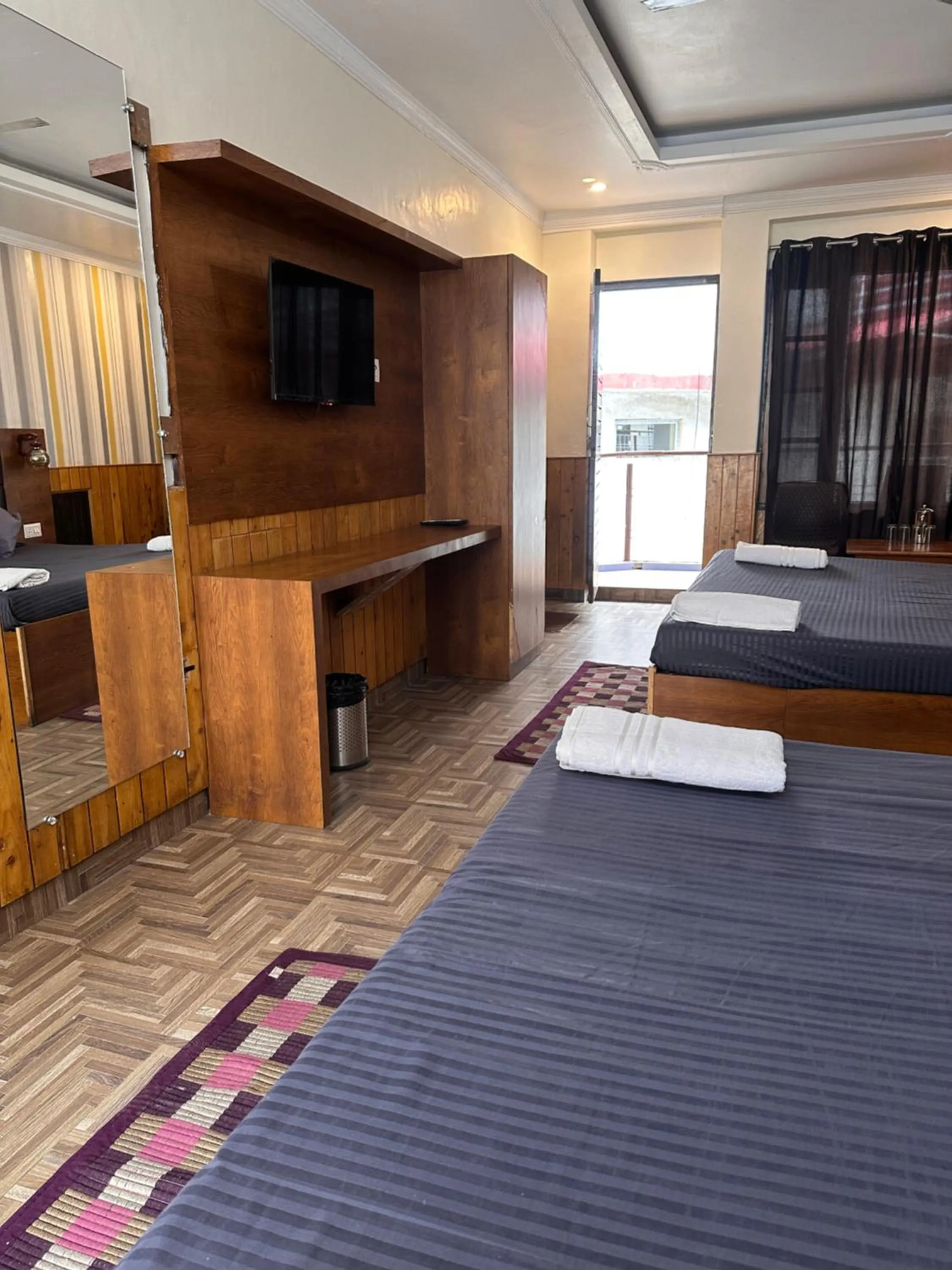 Honey N Spice Hotel & Restaurant