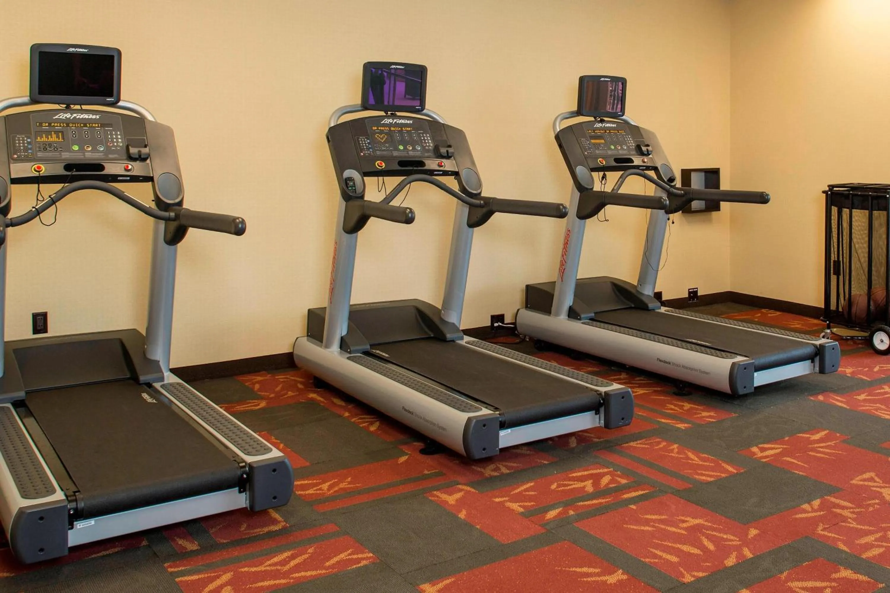 Fitness centre/facilities in Courtyard by Marriott Dallas Midlothian at Midlothian Conference Center