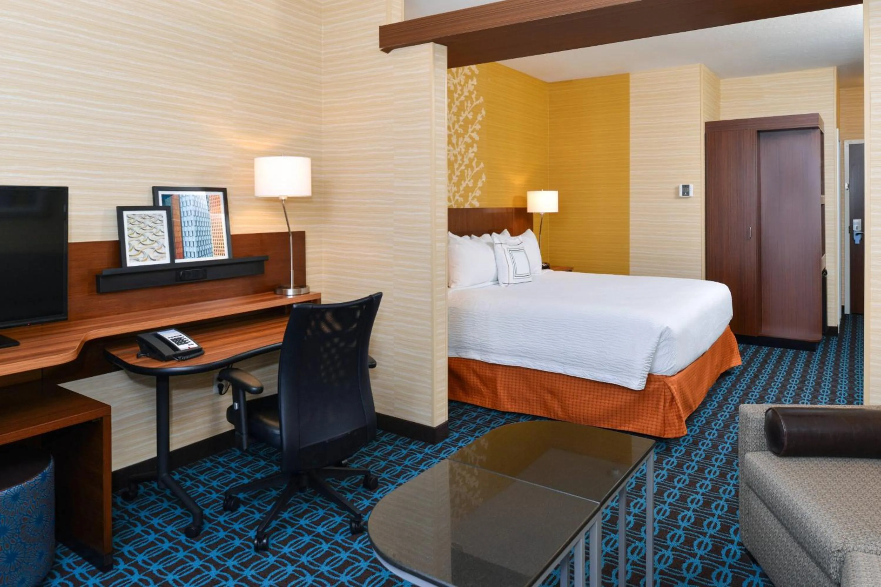 Bedroom, Bed in Fairfield Inn & Suites by Marriott Gallup