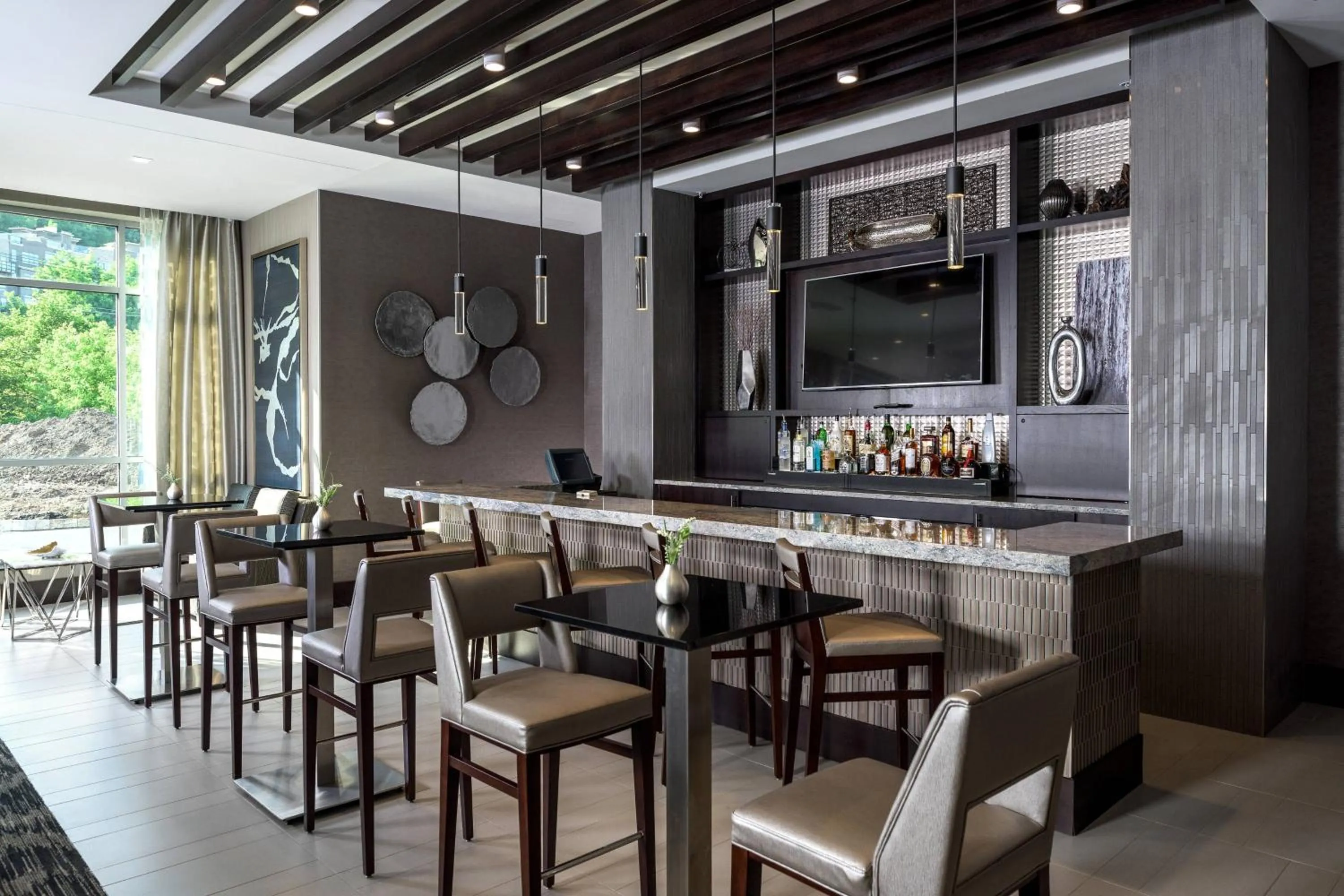 Lounge or bar in Courtyard by Marriott Edgewater NYC Area