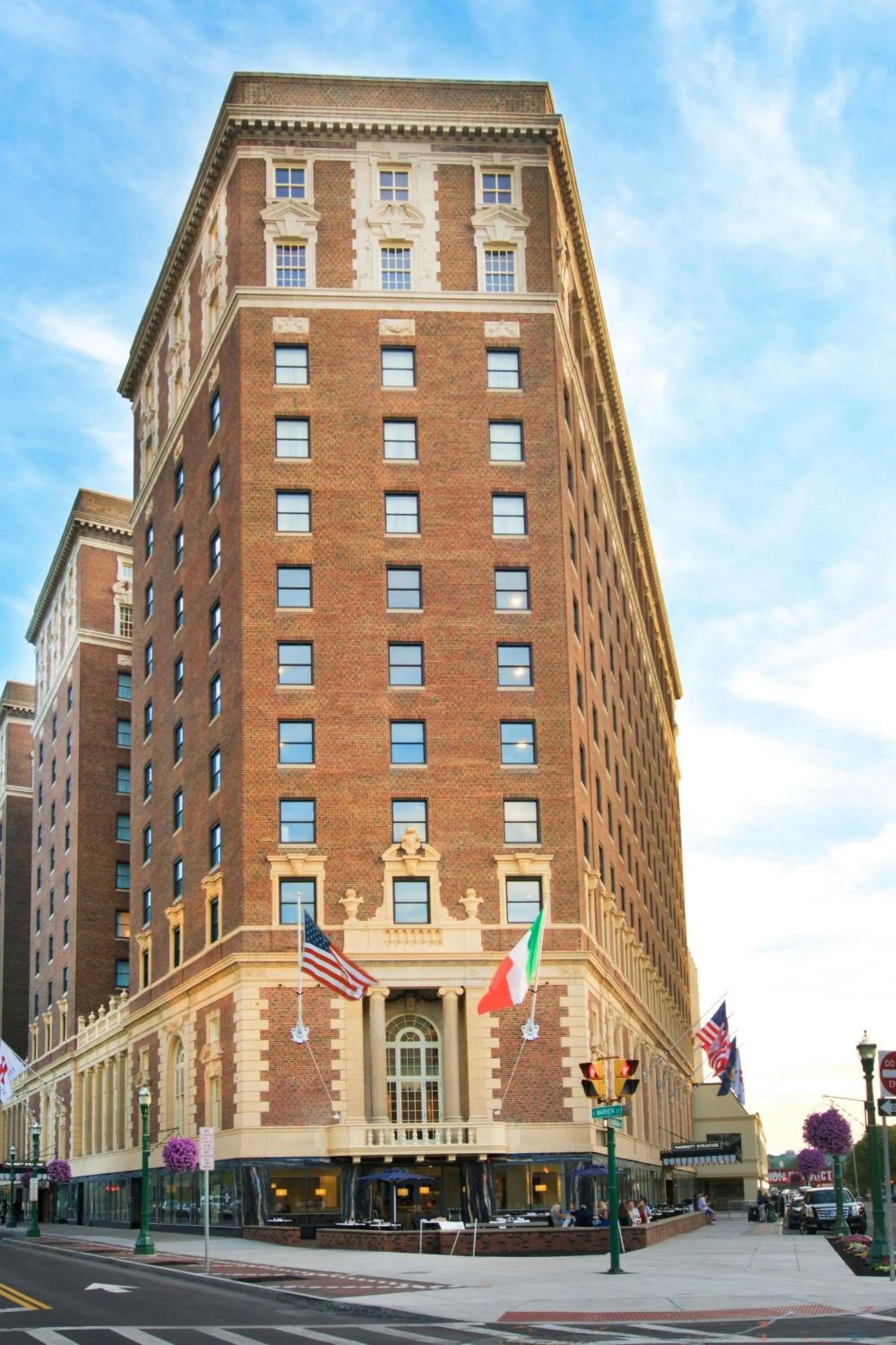 Property building in Marriott Syracuse Downtown