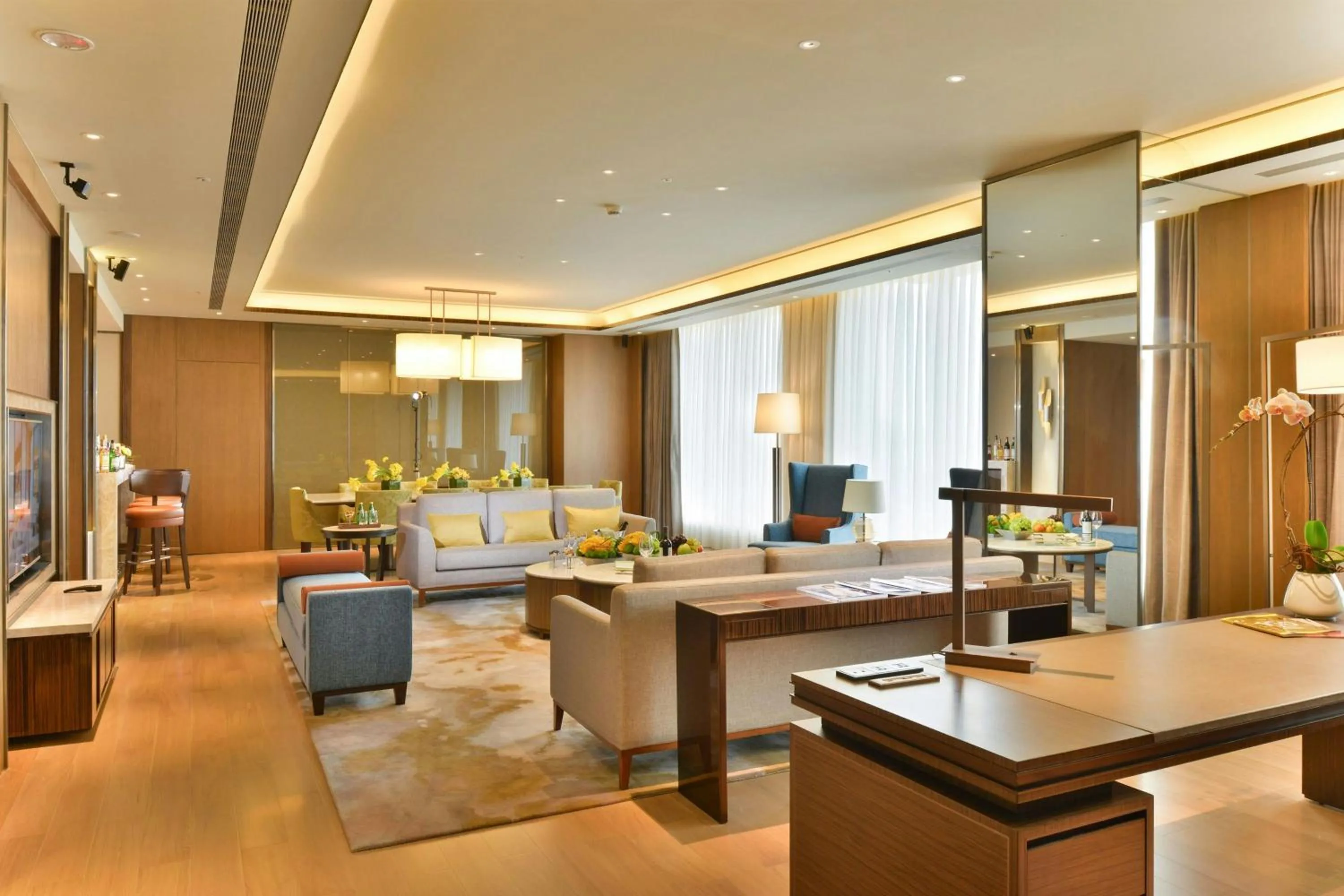 Living room in Courtyard by Marriott Taipei