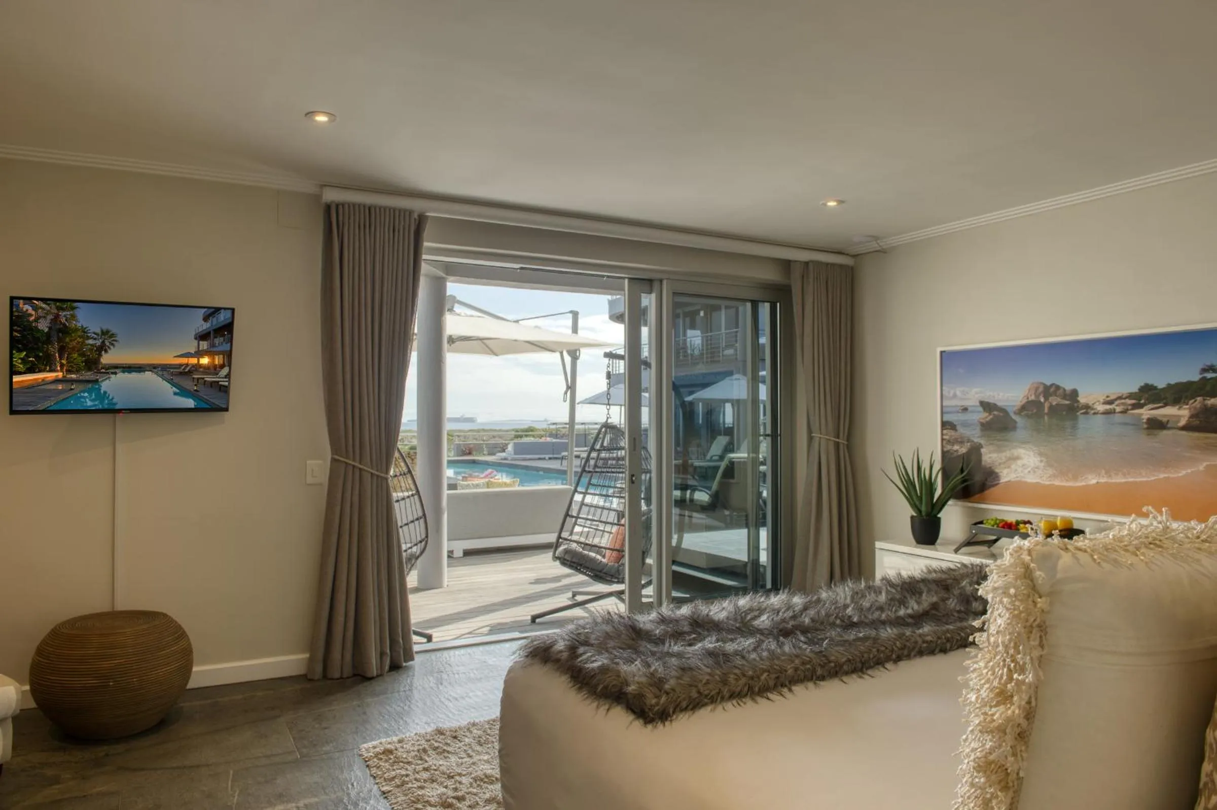 TV and multimedia in Atlantic Palms