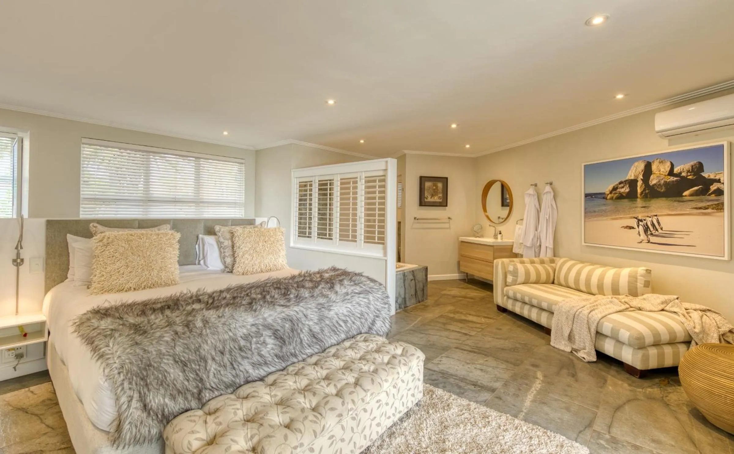 Bathroom, Bed in Atlantic Palms