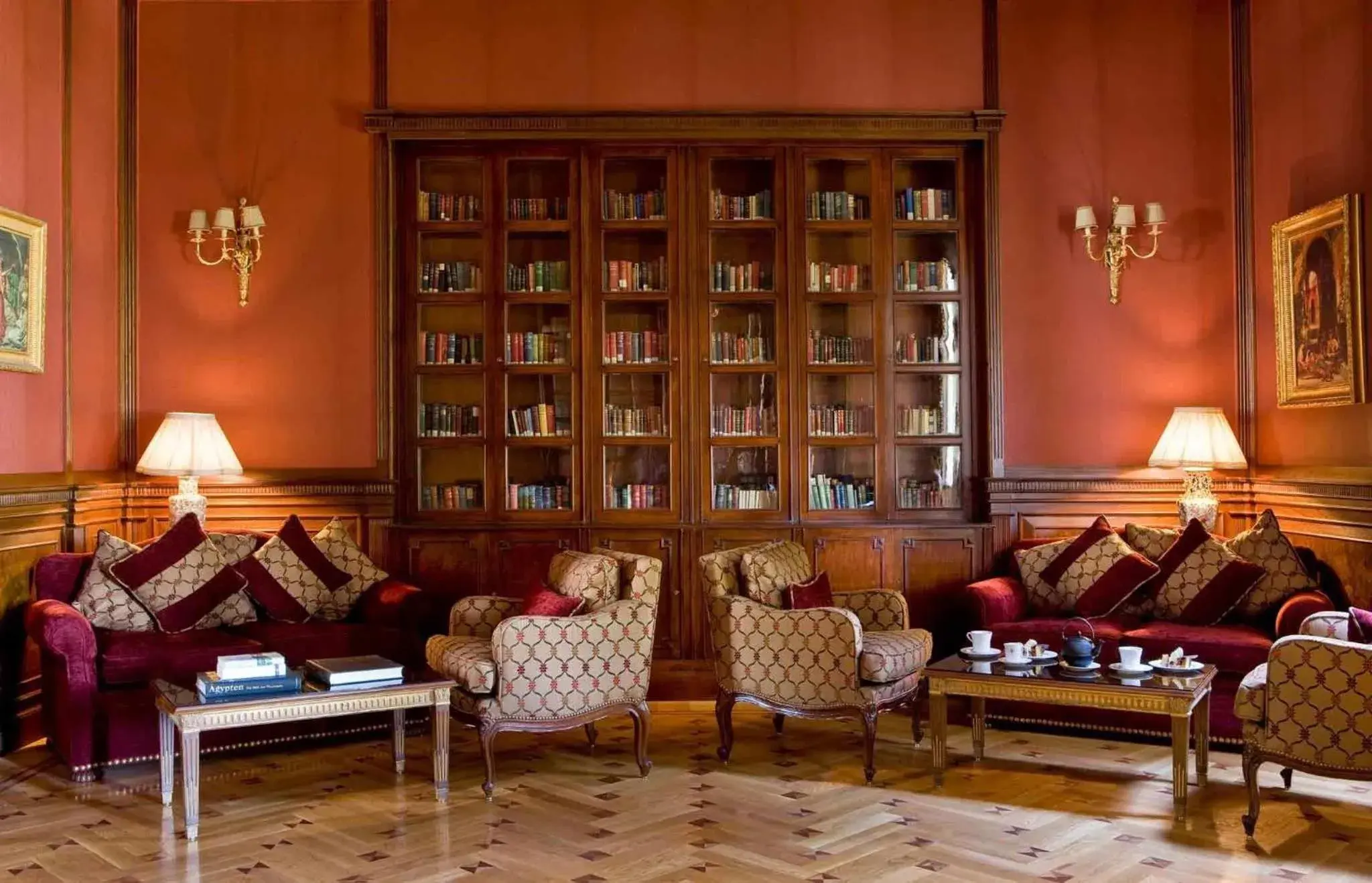Lounge or bar in Sofitel Winter Palace Luxor Lounge or bar in Sofitel Winter Palace Luxor