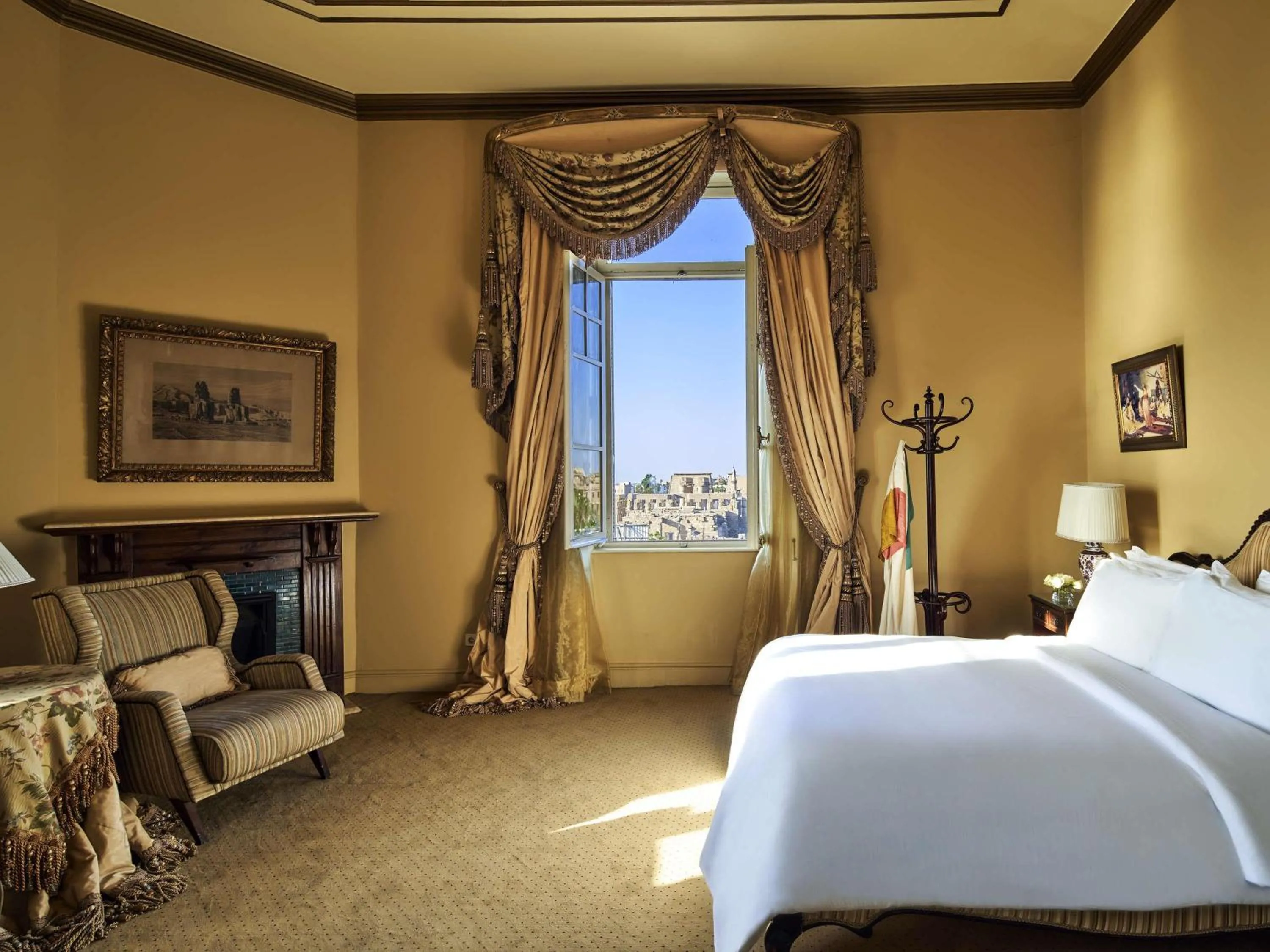 Bedroom, Bed in Sofitel Winter Palace Luxor