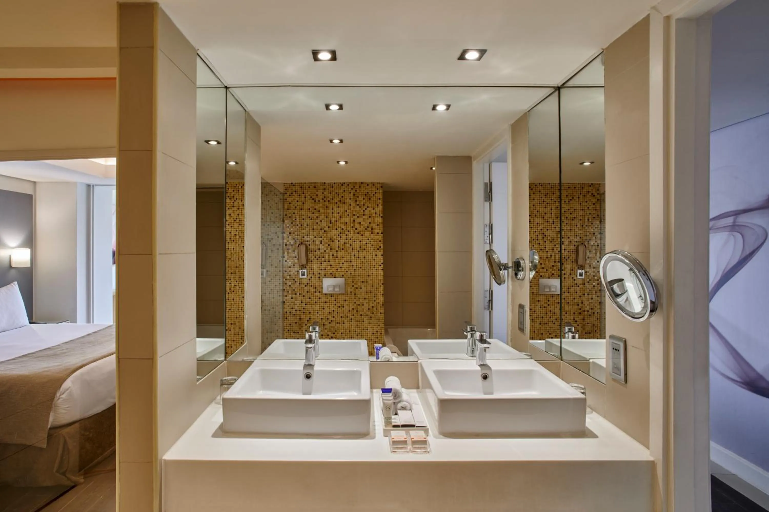 Bathroom, Bed in Holiday Inn Cairo Maadi by IHG