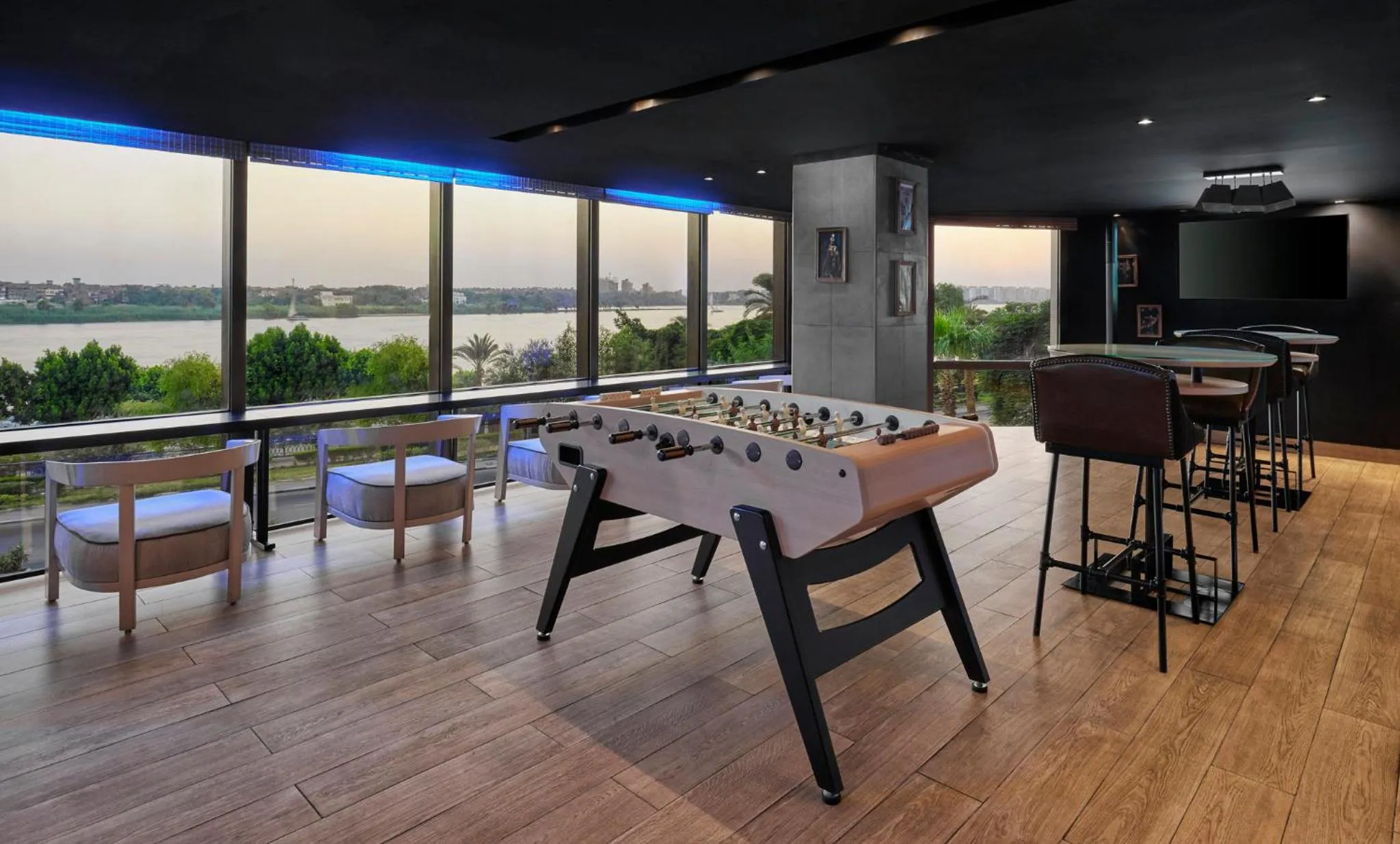 Lounge or bar in Holiday Inn Cairo Maadi by IHG