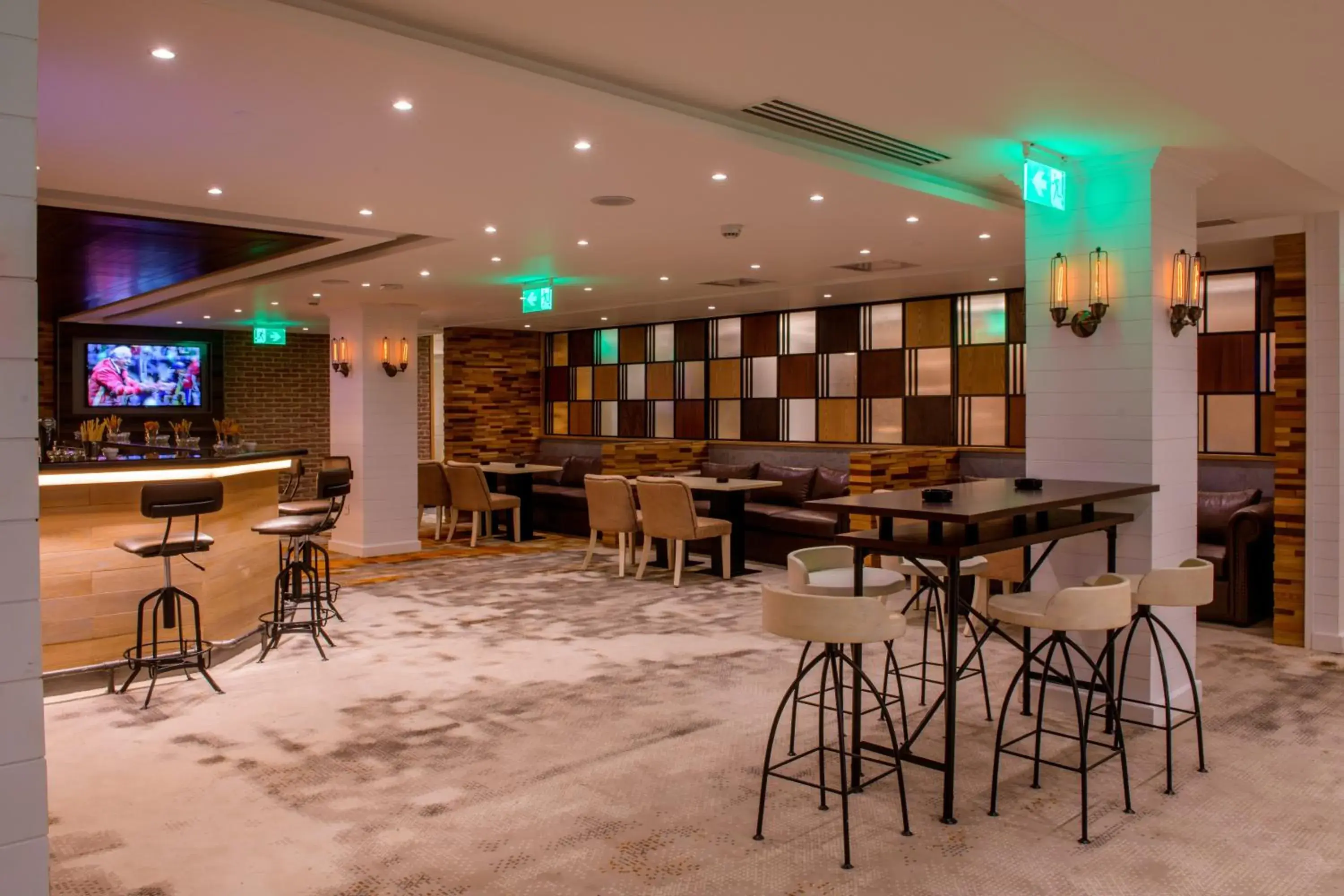 Lounge or bar, Lounge/Bar in Holiday Inn Cairo Maadi, an IHG Hotel