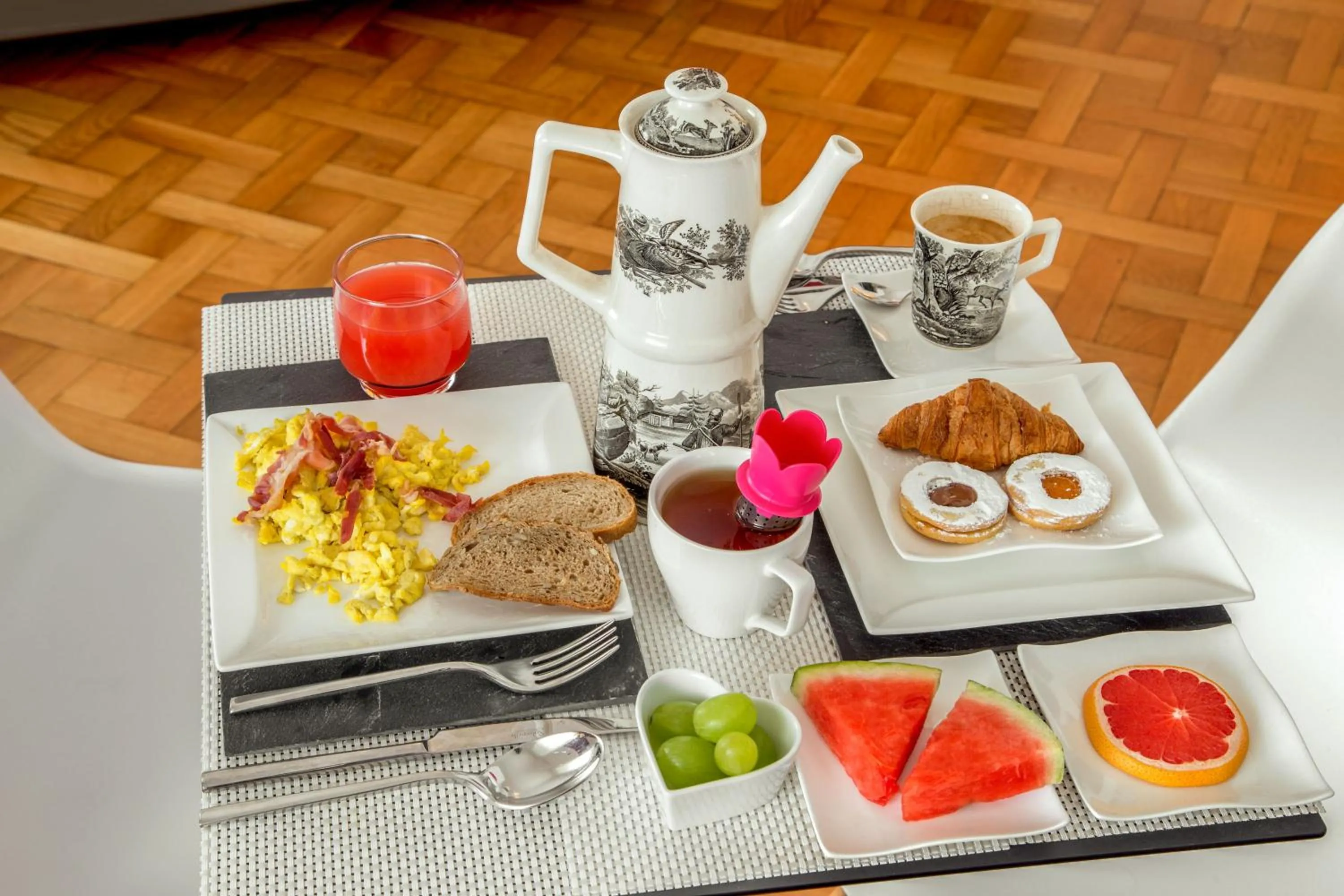 Food and drinks in Belli36rooms near Spanish step and Vatican City