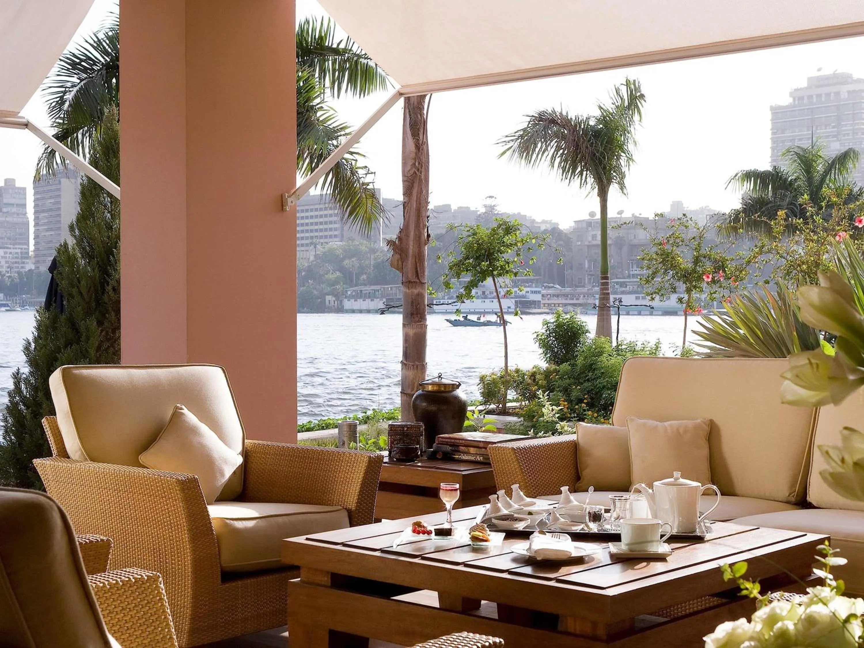 Lounge or bar in Sofitel Cairo Nile El Gezirah