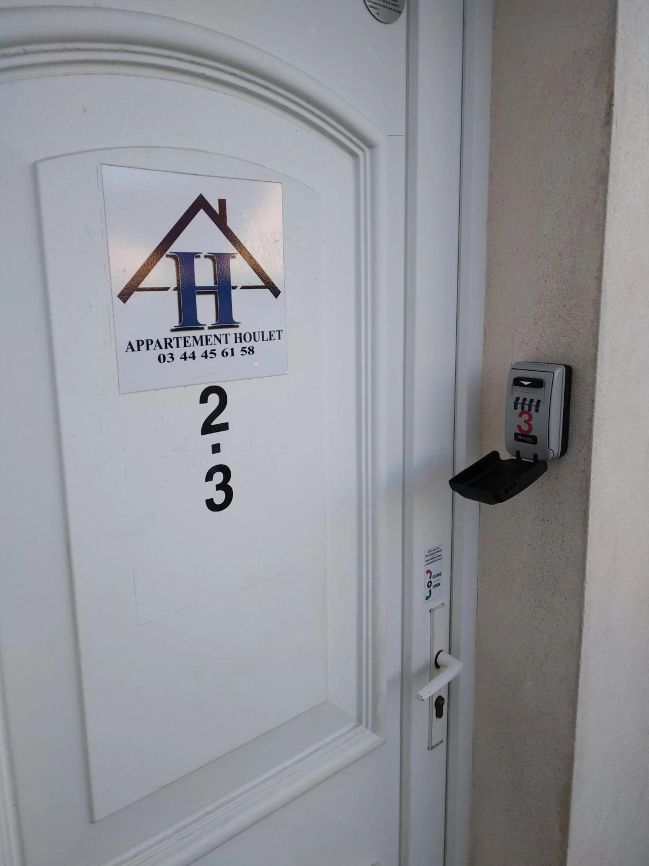 Studio Apartment - single occupancy in Aéroport paris beauvais Appartement HOULET 10 min à pied aéroport parkingbeauvais longue durée